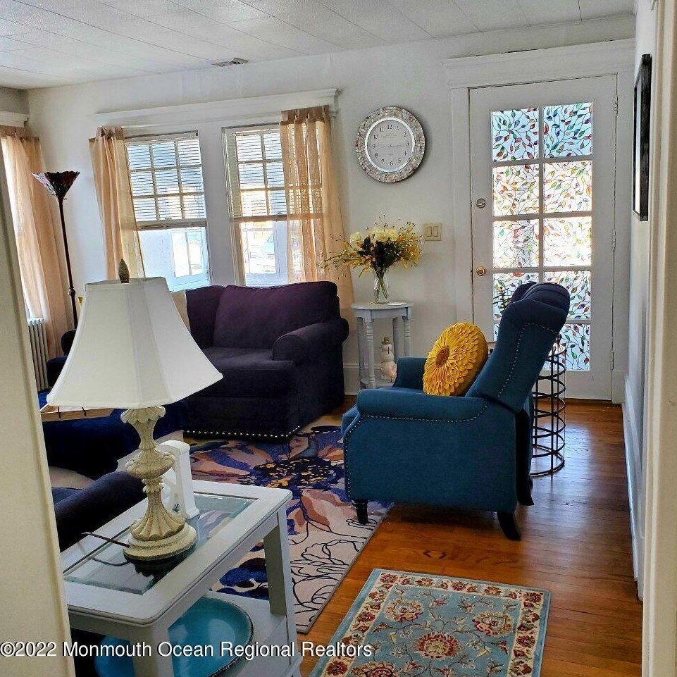 210 Forepeak Ave, Beachwood, NJ 08722