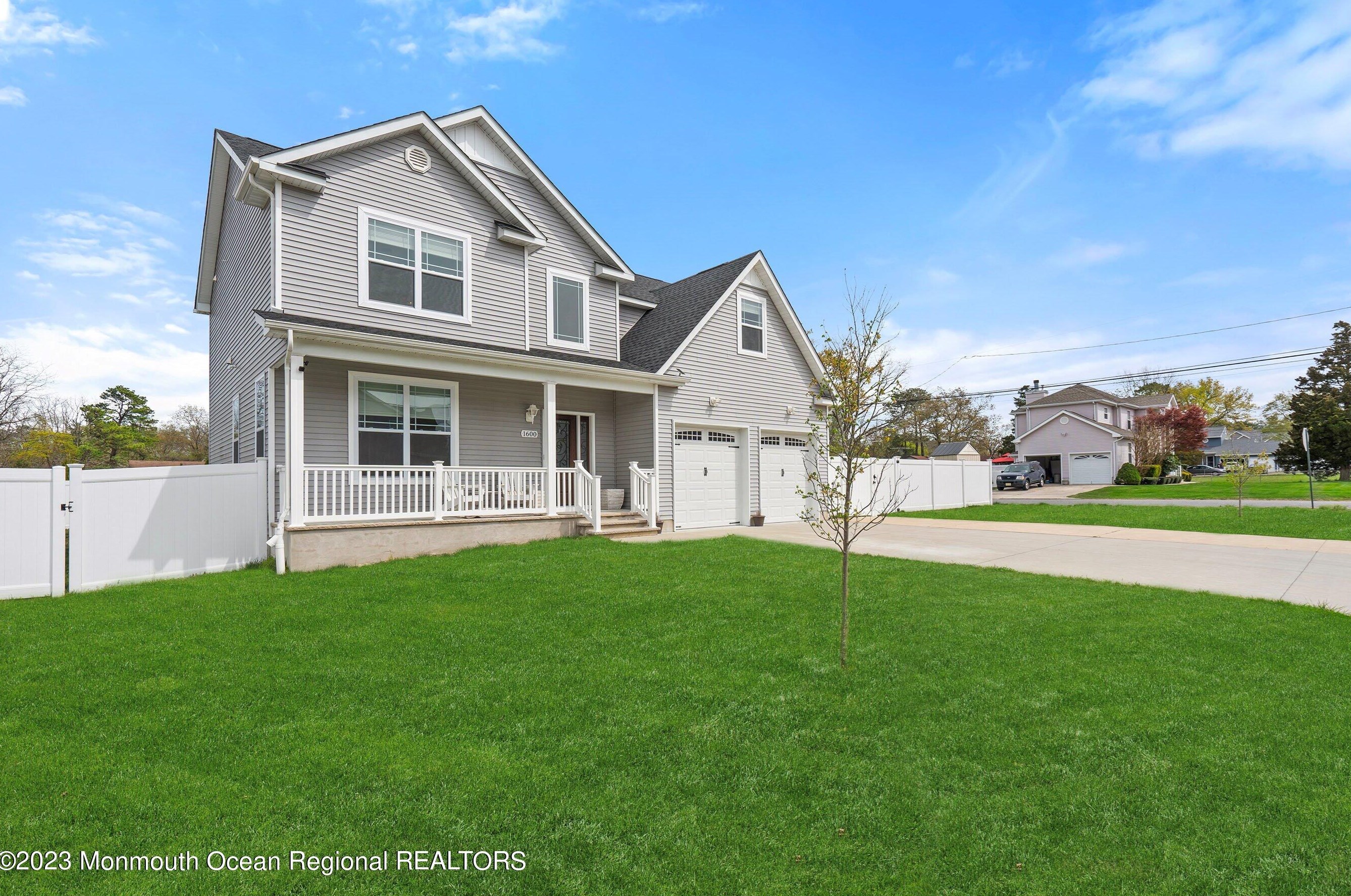 1600 Burnside St, Toms River, NJ 08753