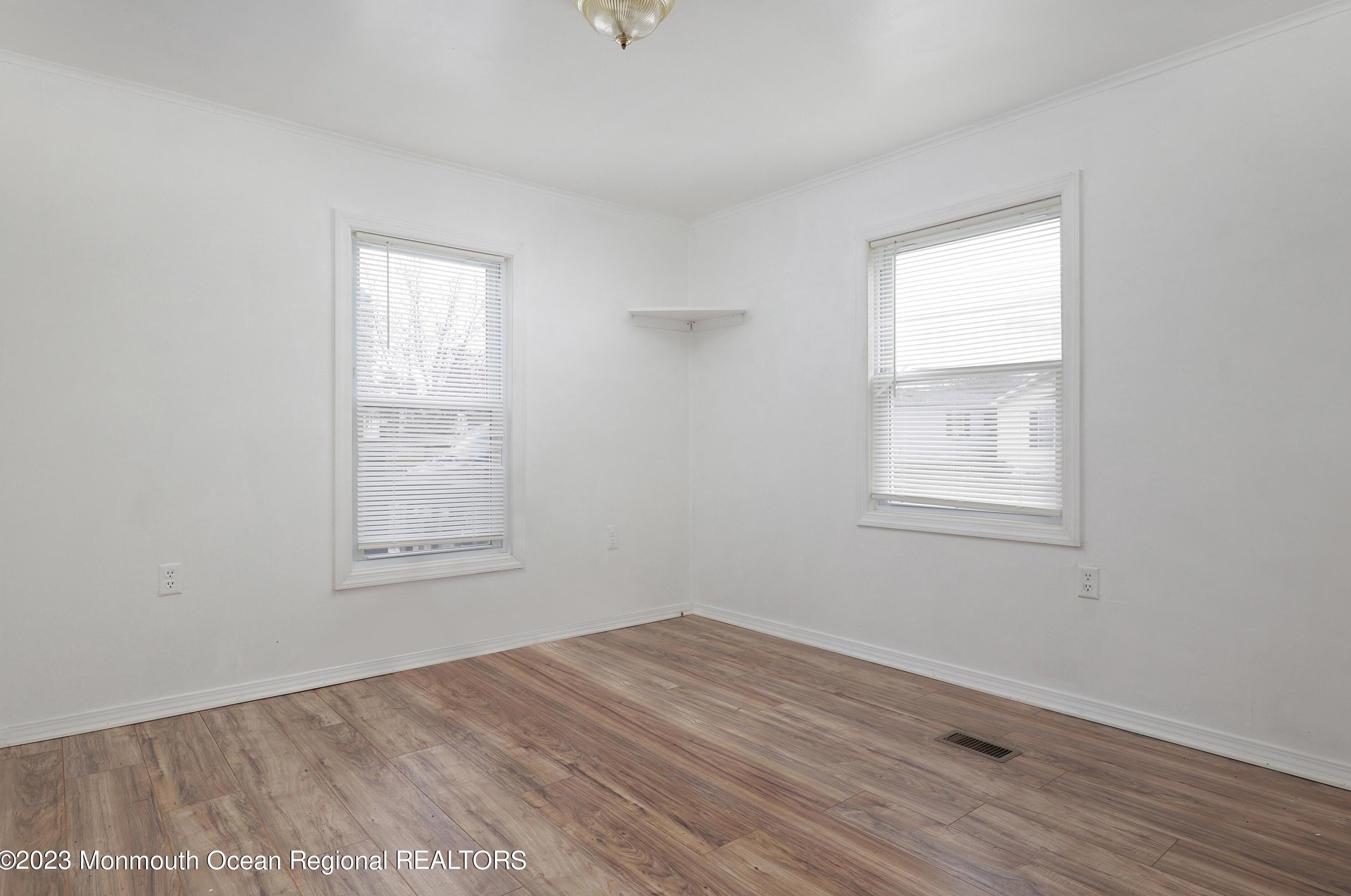 16 Alydar Ct, Wall Township, NJ 07731