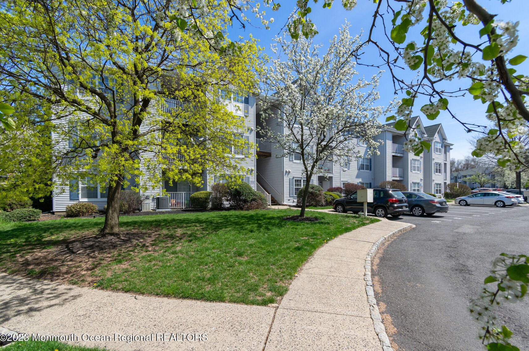 502 Stratford Pl, Bound Brk, NJ 08805