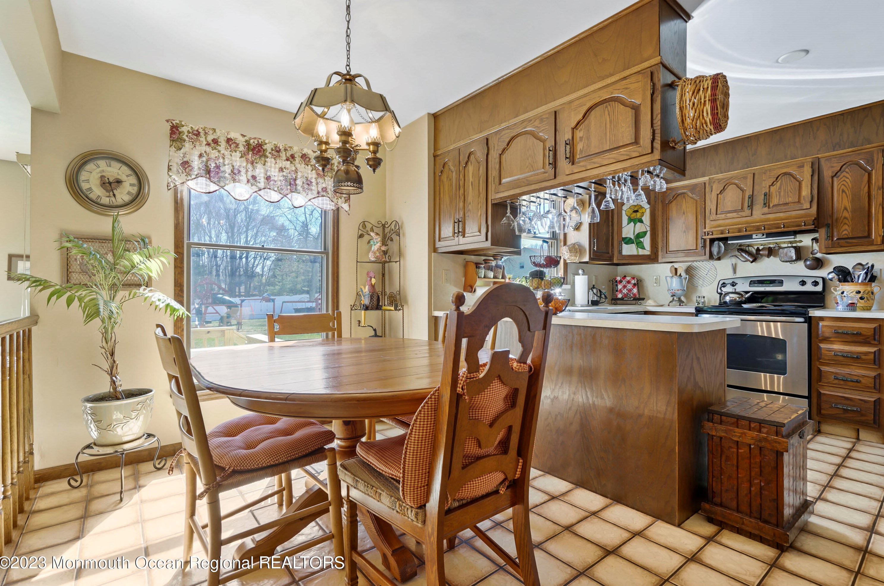 96 Aberdeen Rd, Matawan NJ  07747-2721 exterior