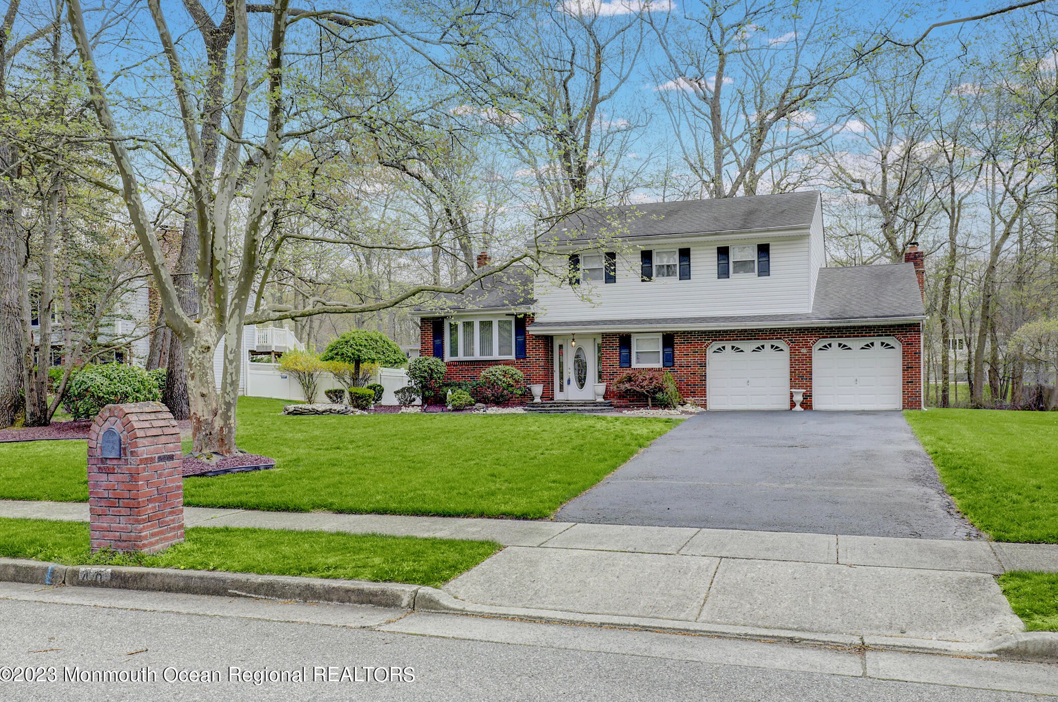 40 Gettysburg Dr, Millstone Township, NJ 07726-1706