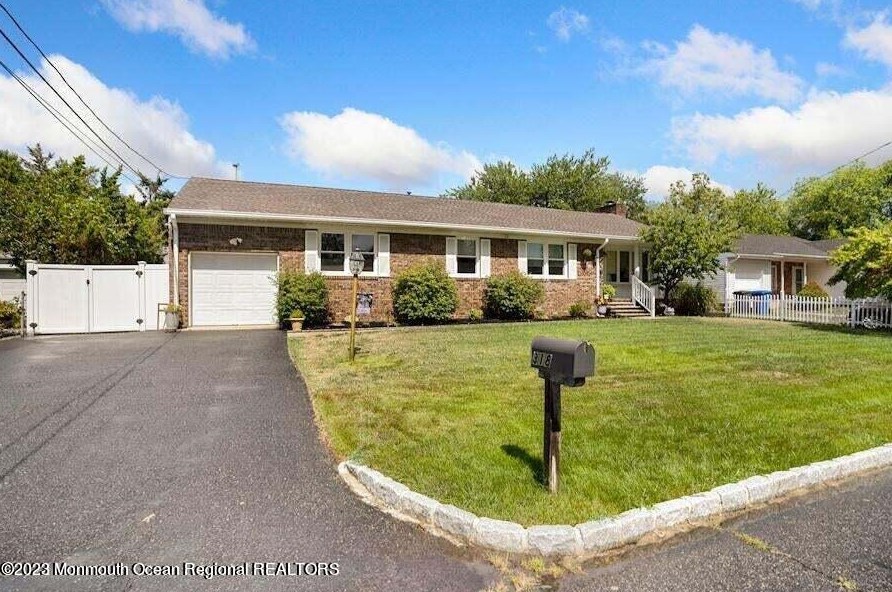 318 Maine St, Toms River, NJ 08753-2070