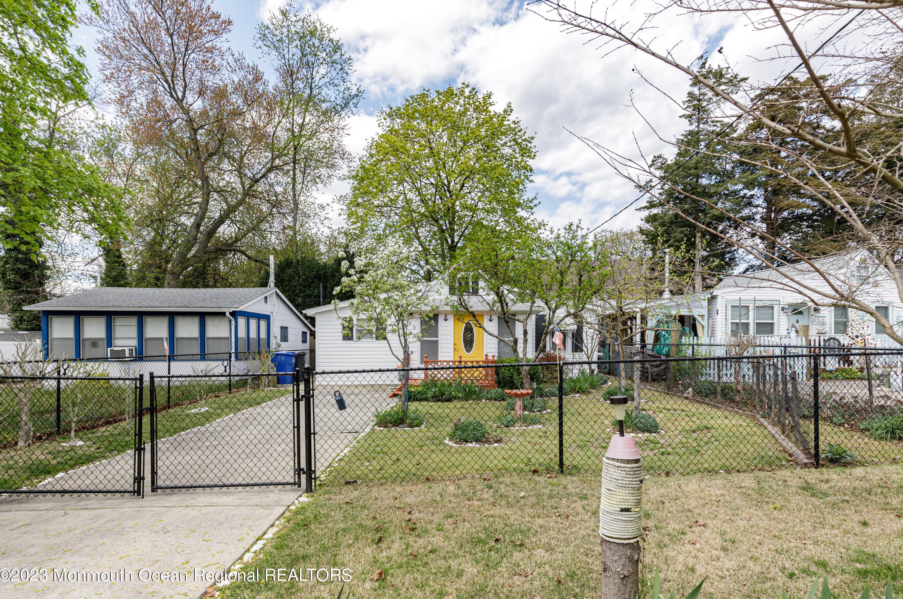 33 Gladney Ave, Toms River, NJ 08753-7015