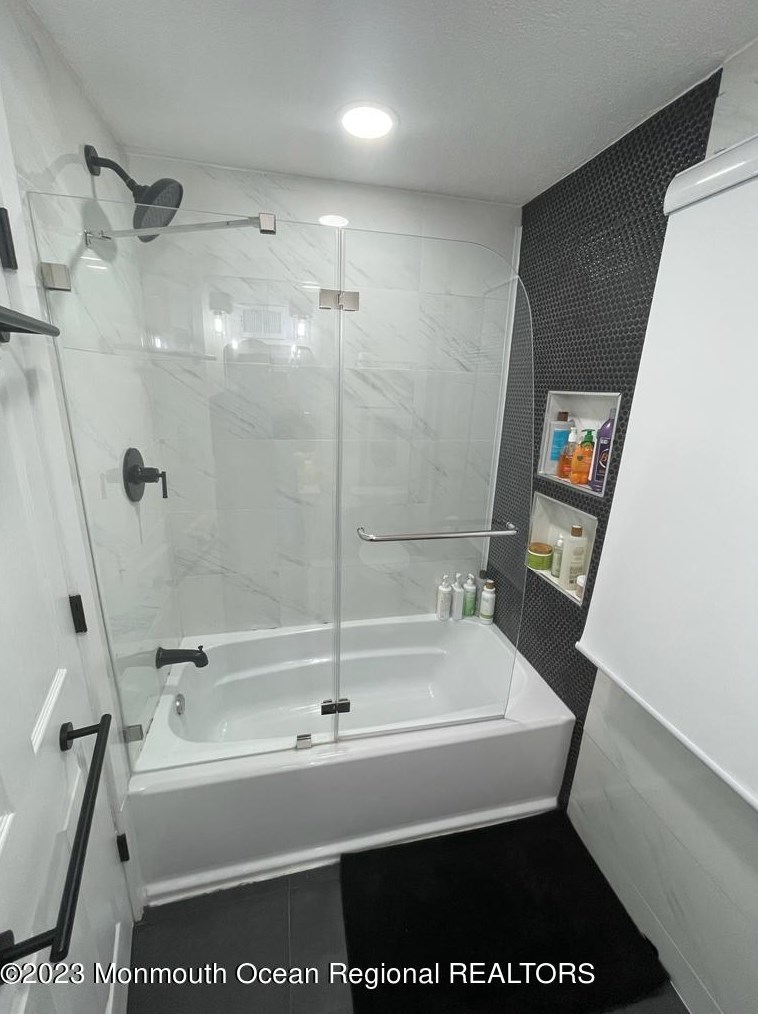 423 Redmond Ave, Oakhurst, NJ 07755