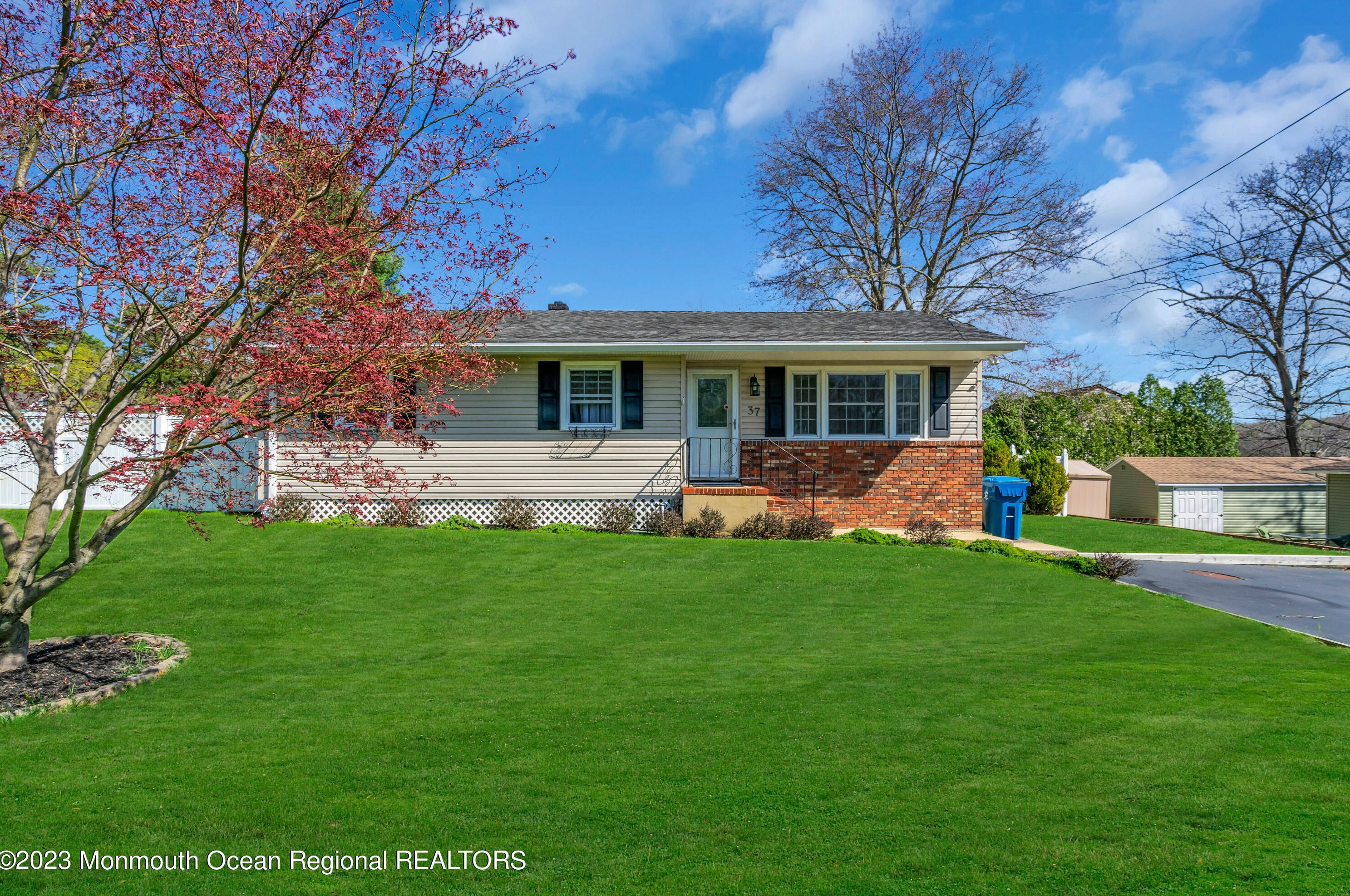 37 Locust Ave, Jackson Twp, NJ 08527