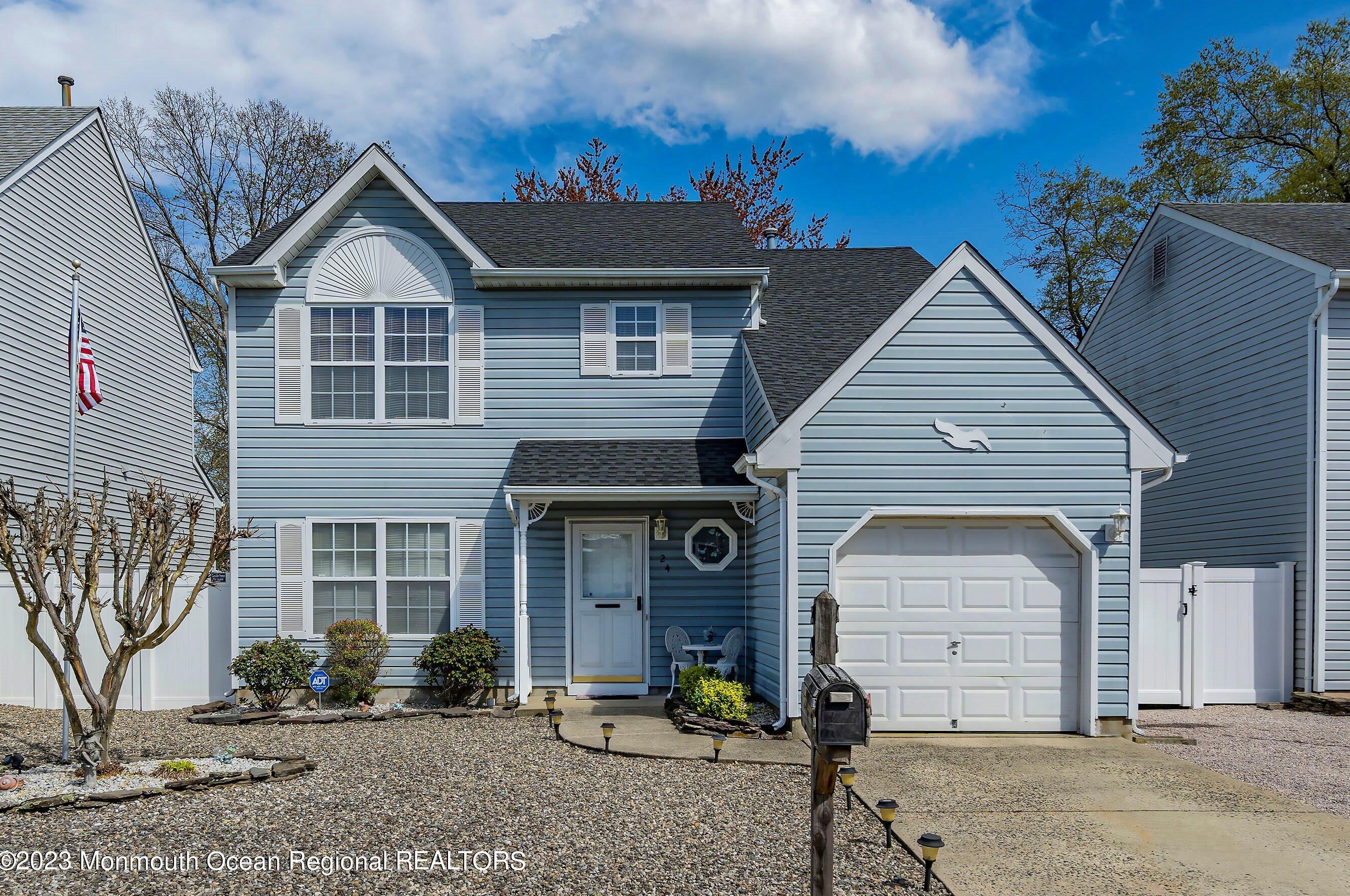 24 Sunnydale Dr, Berkeley Township, NJ 08721