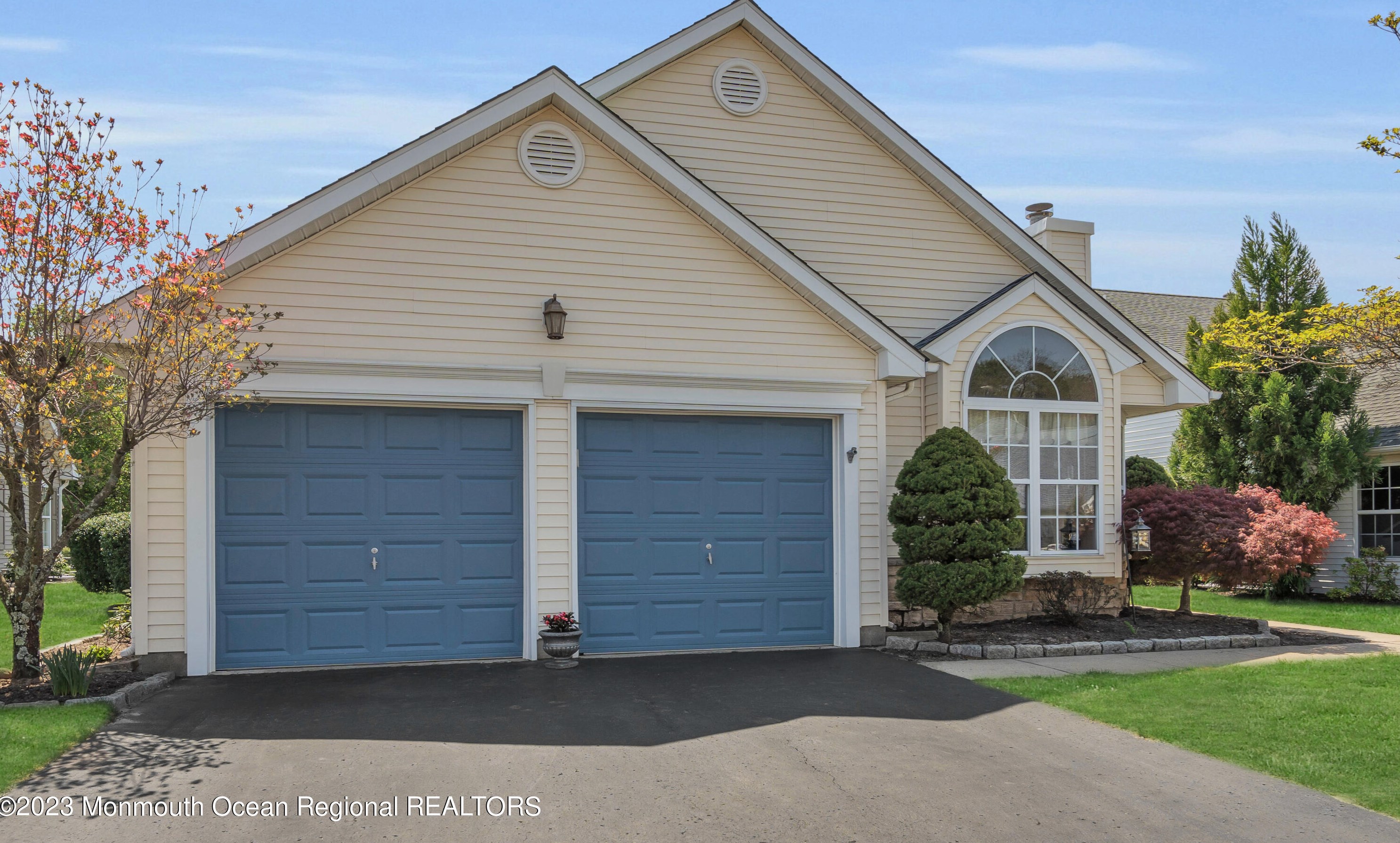 2475 Woodbine Ln, Toms River, NJ 08755-2512