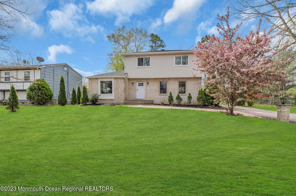 503 Hemlock Ln, Lakehurst, NJ 08759