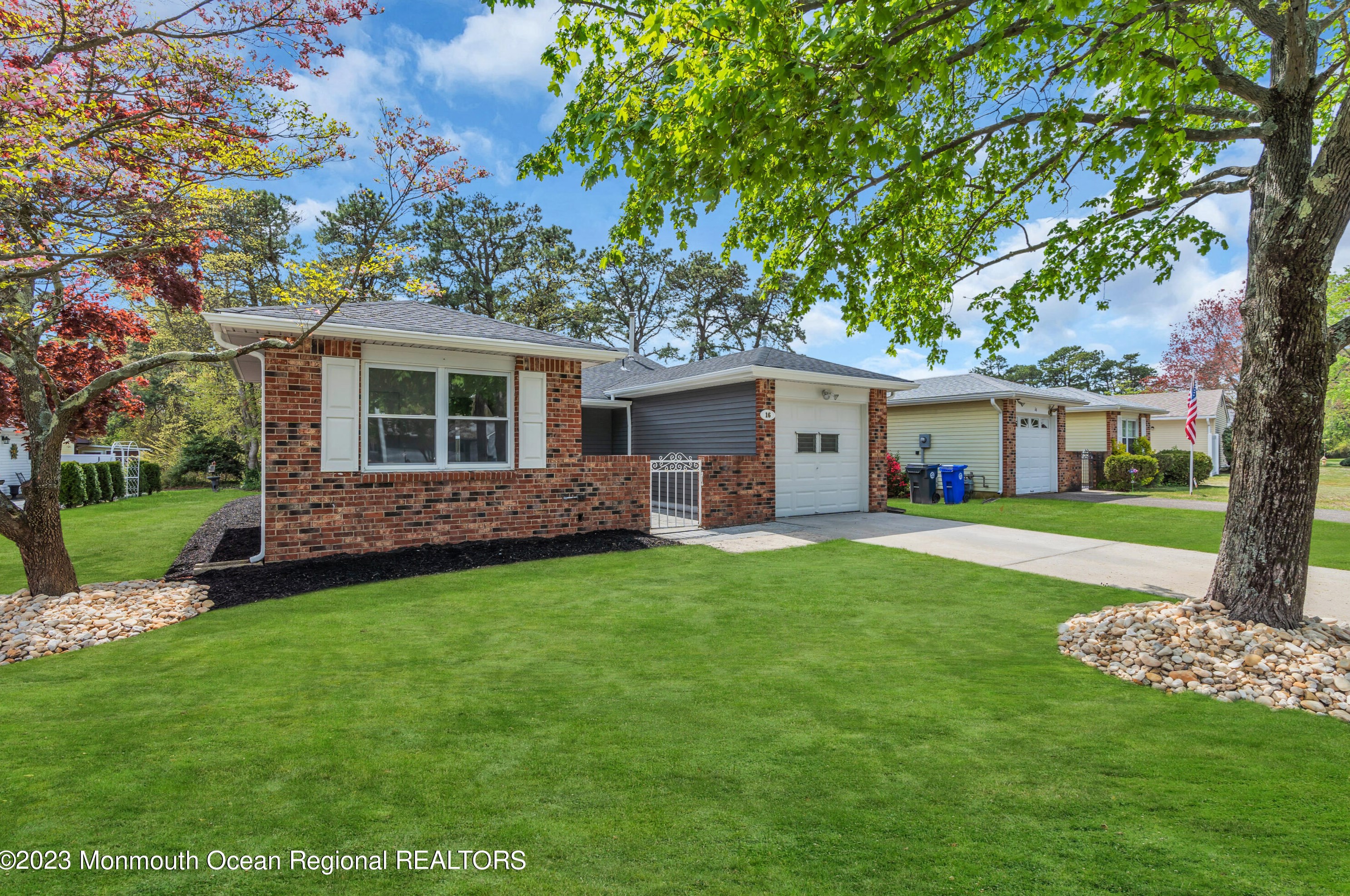 16 Jetty Ct, Bricktown, NJ 08723