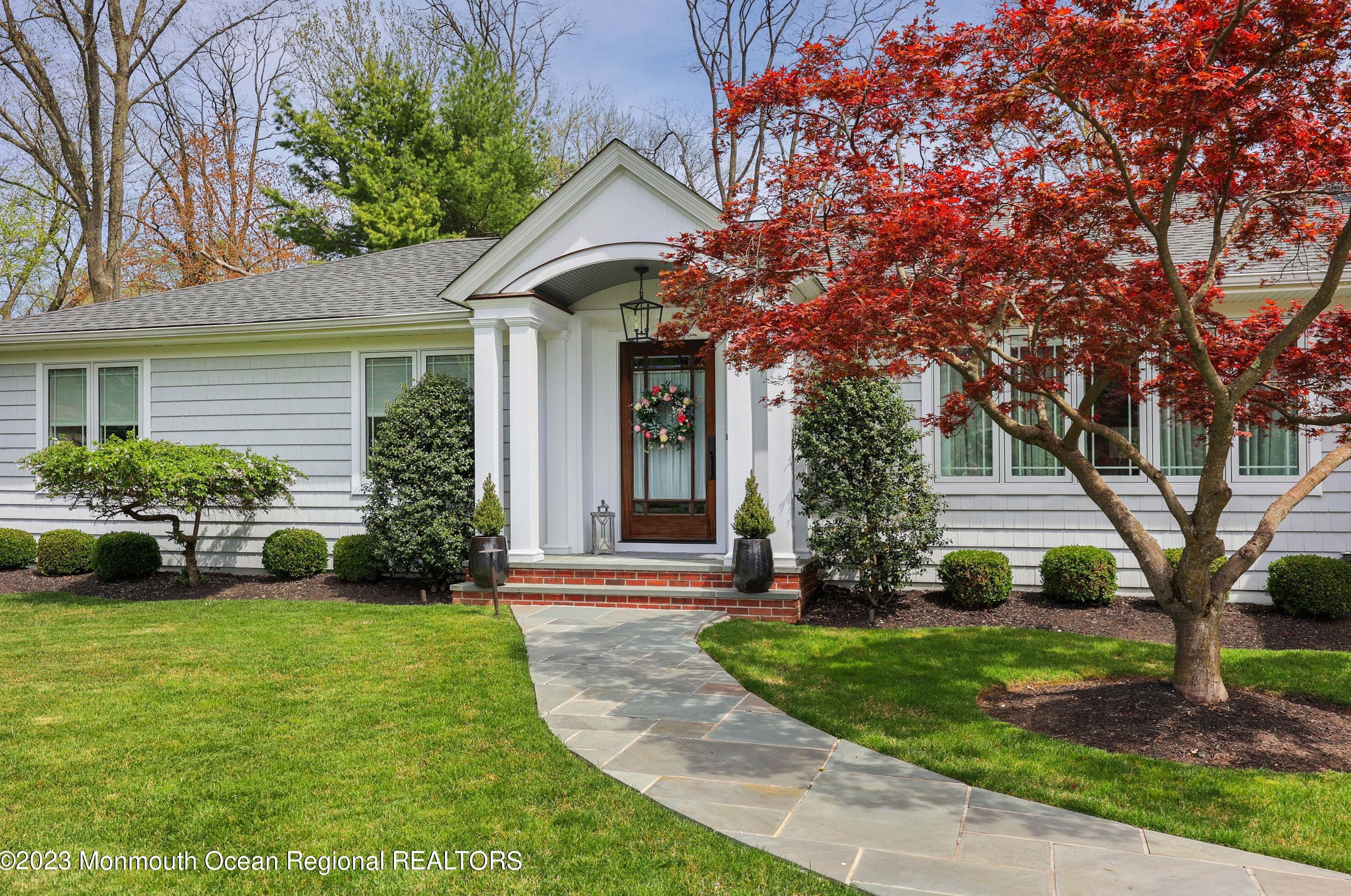 15 Rivers Edge Dr, Little Silver, NJ 07739