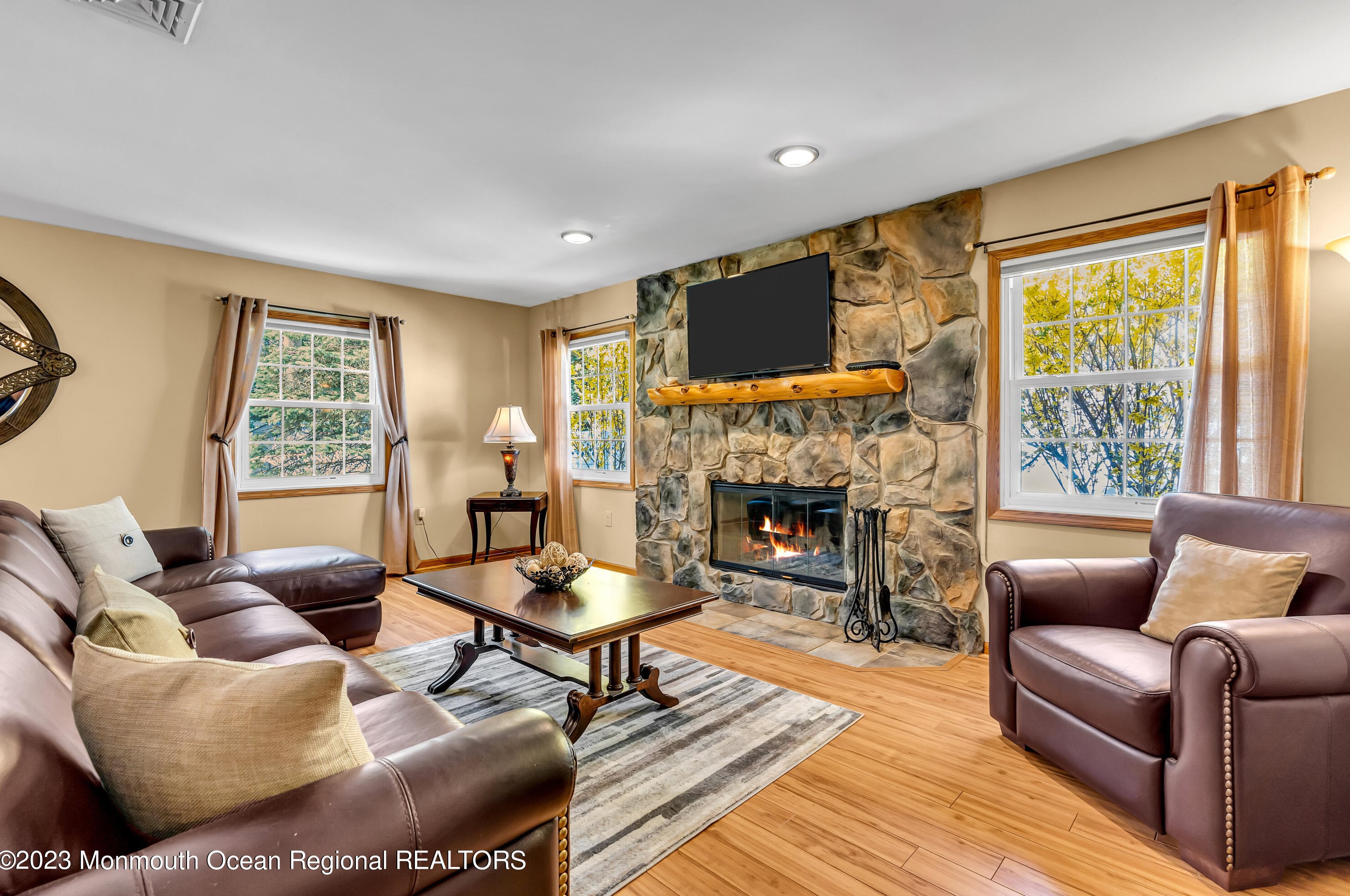 26 Inglewood Ln, Matawan, NJ 07747-1713