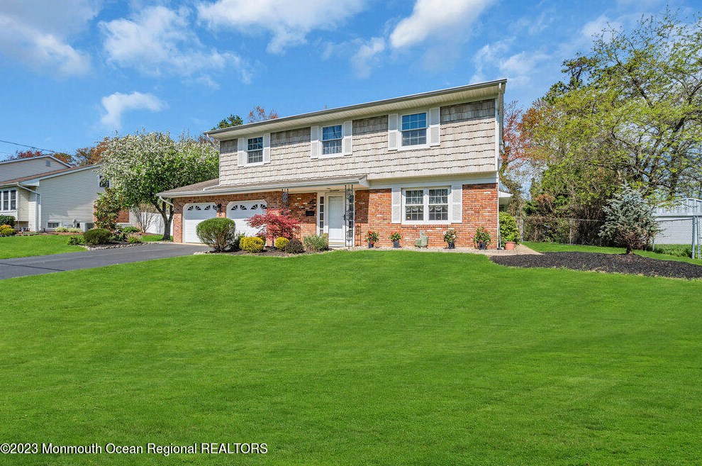 17 Pittsfield Rd, Wall Township, NJ 07731-2311