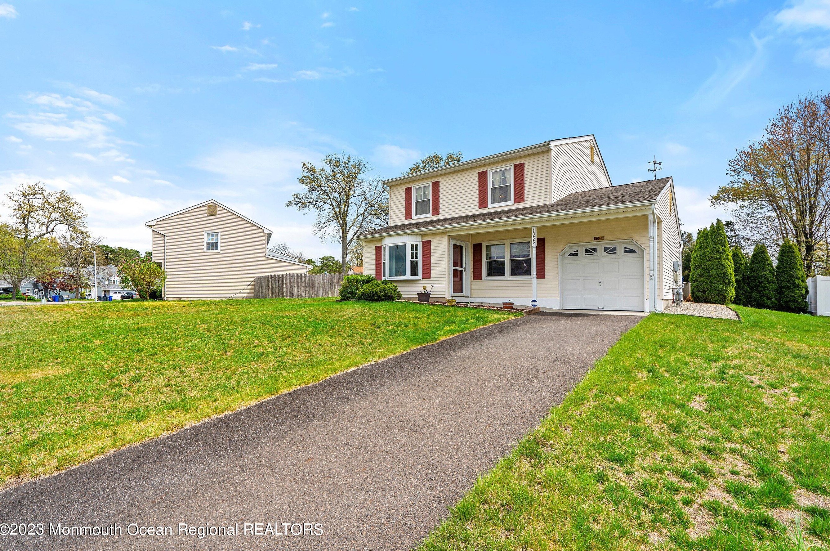 1053 Irving Pl, Toms River, NJ 08755-5031