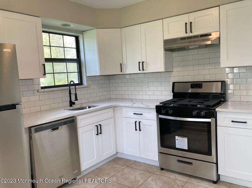 38 Worthington Ct Unit 8, East Freehold, NJ 07728