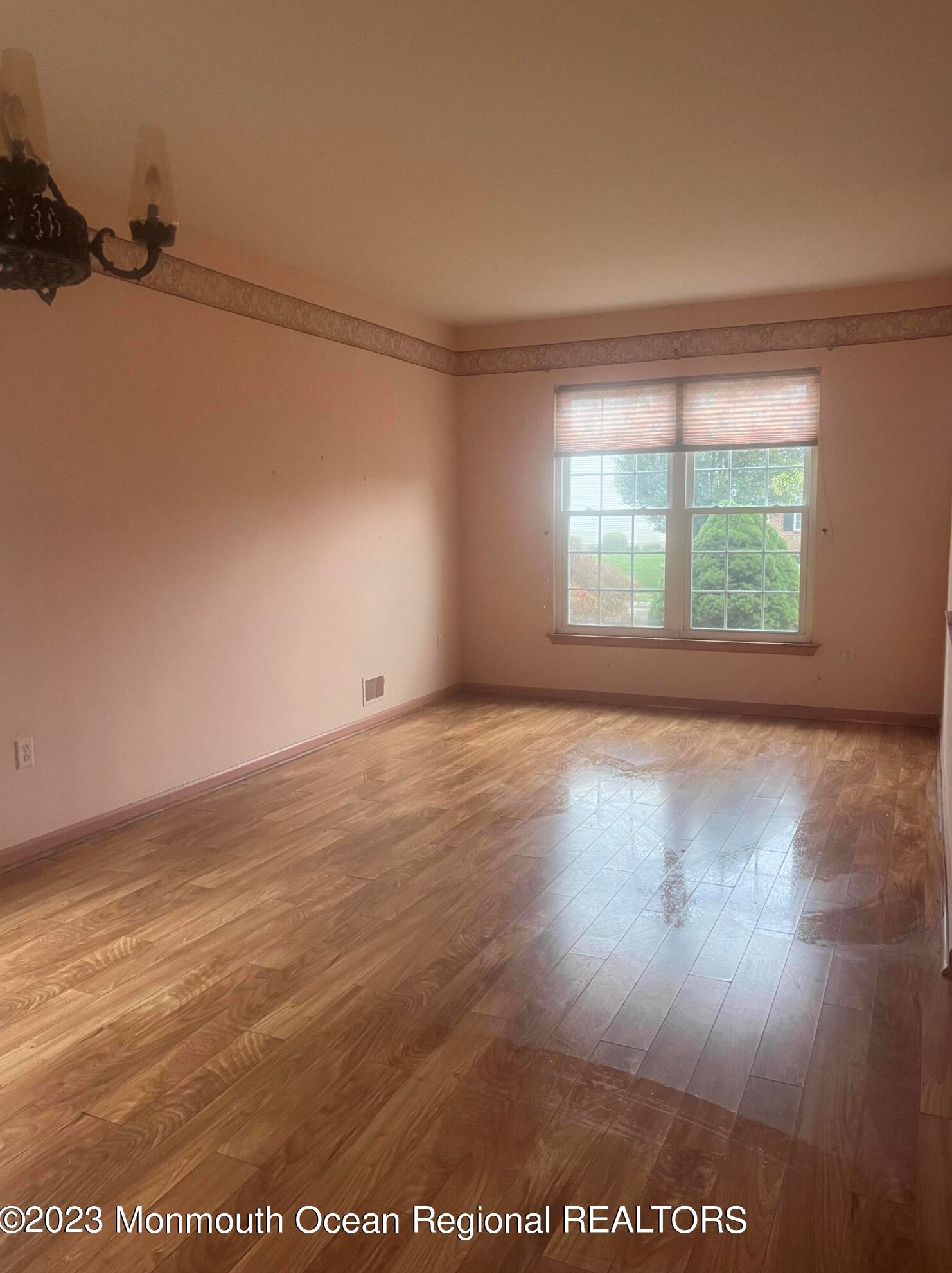 13 Tennyson Rd, Bricktown, NJ 08724