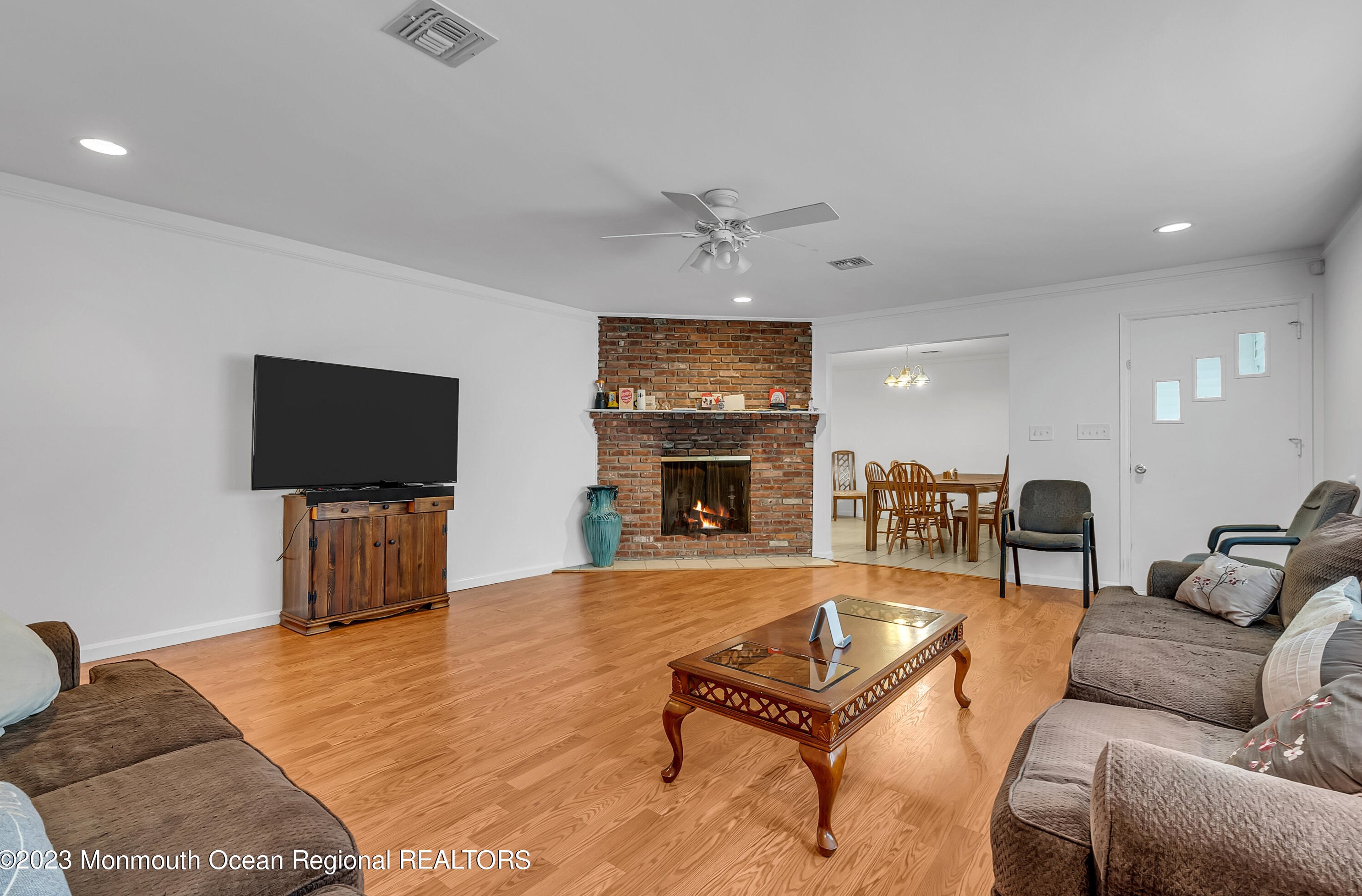 858 Newman Springs Rd, Lincroft, NJ 07738