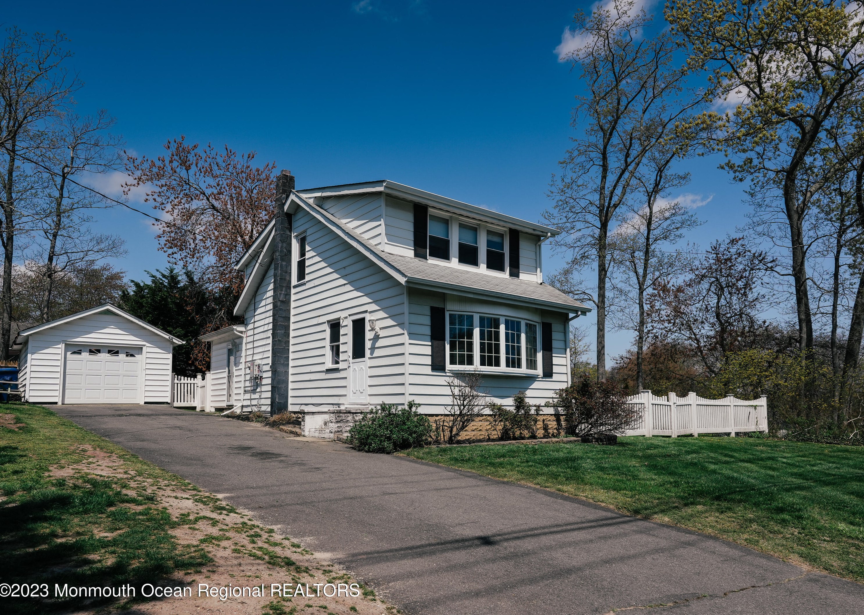 211 Lakewood Rd, Wall Township, NJ 07753