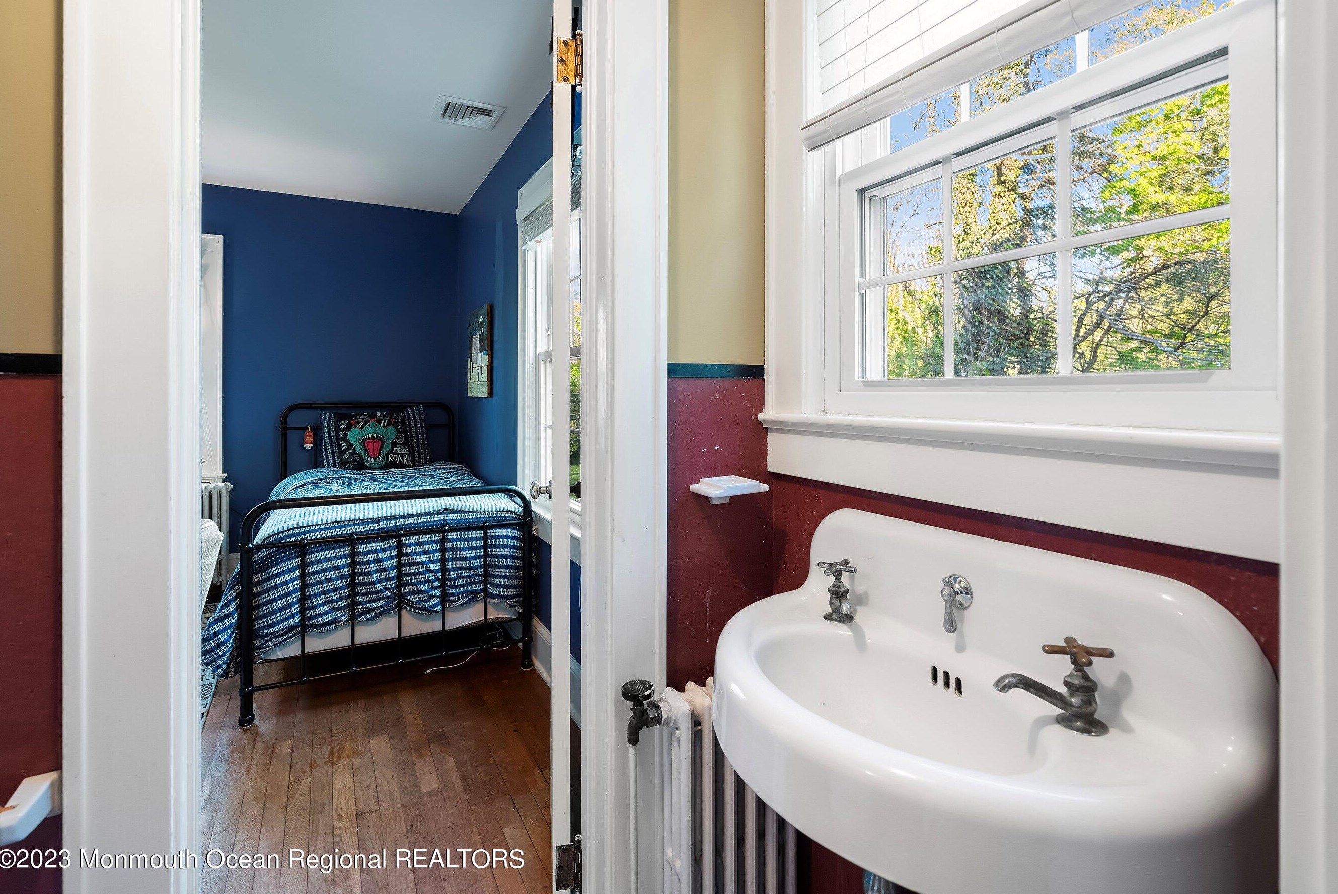 8 Spruce St, Toms River NJ  08753-7624 exterior