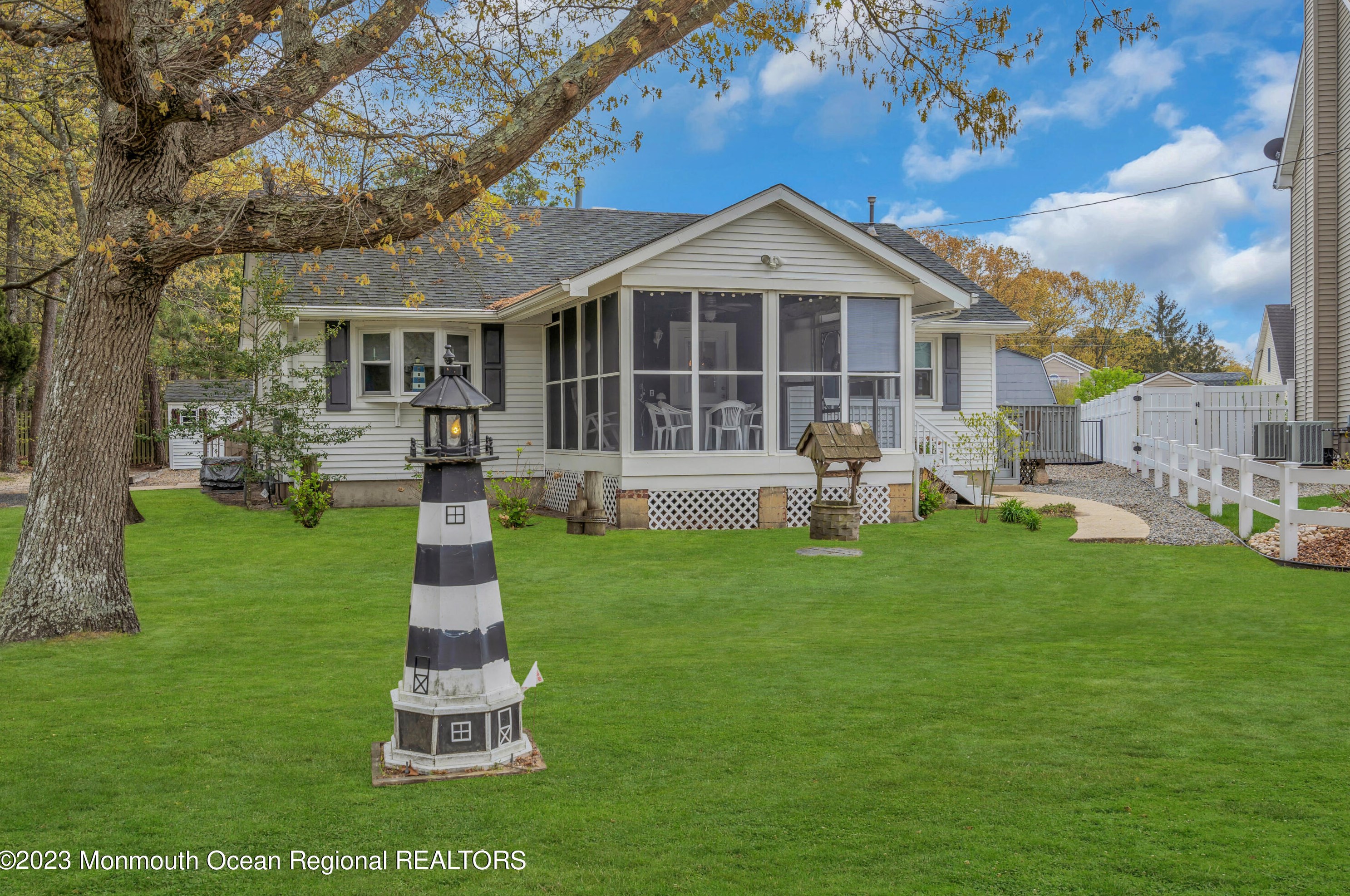 8 Ivy Ct, Berkeley Township, NJ 08721