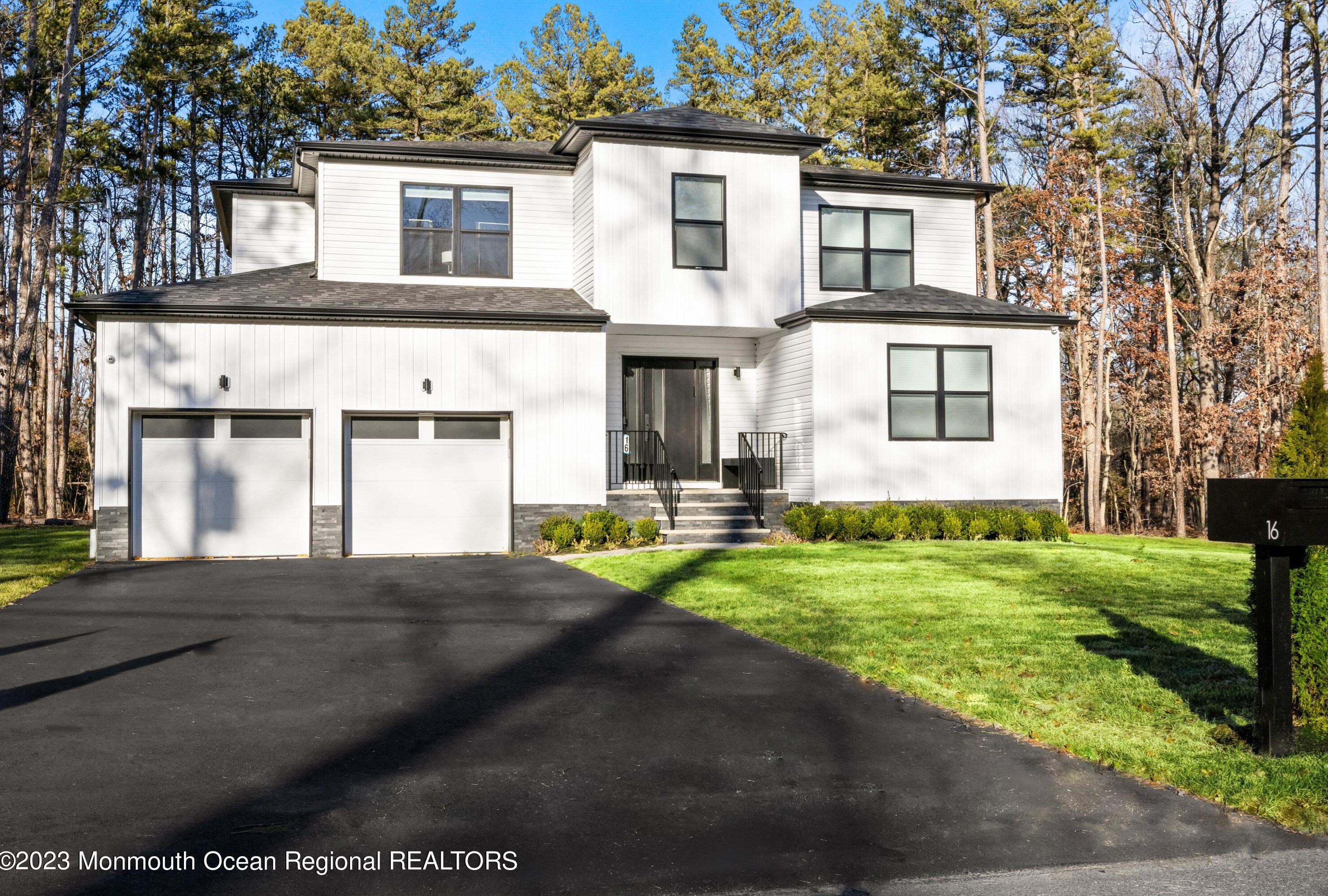 16 Second Ln, Lakehurst, NJ 08759