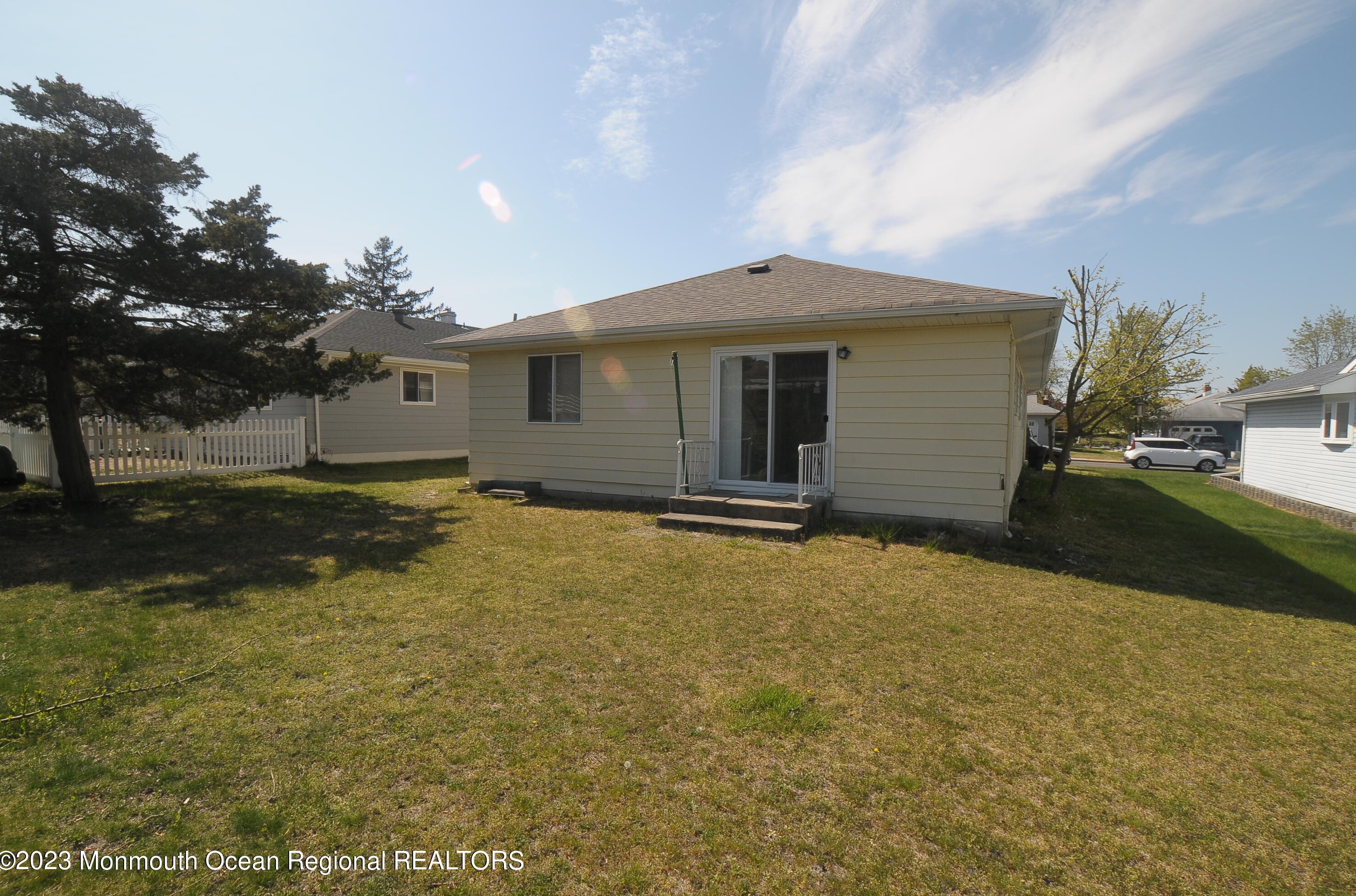 690 Jamaica Blvd, Toms River, NJ 08757-4001