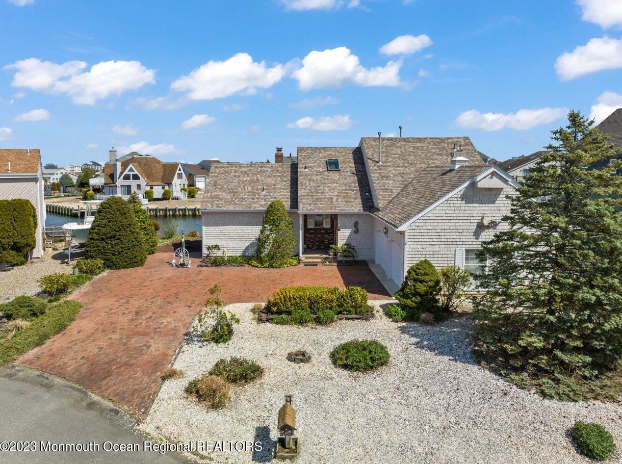 1208 Skimmer Ct, Lacey, NJ 08731