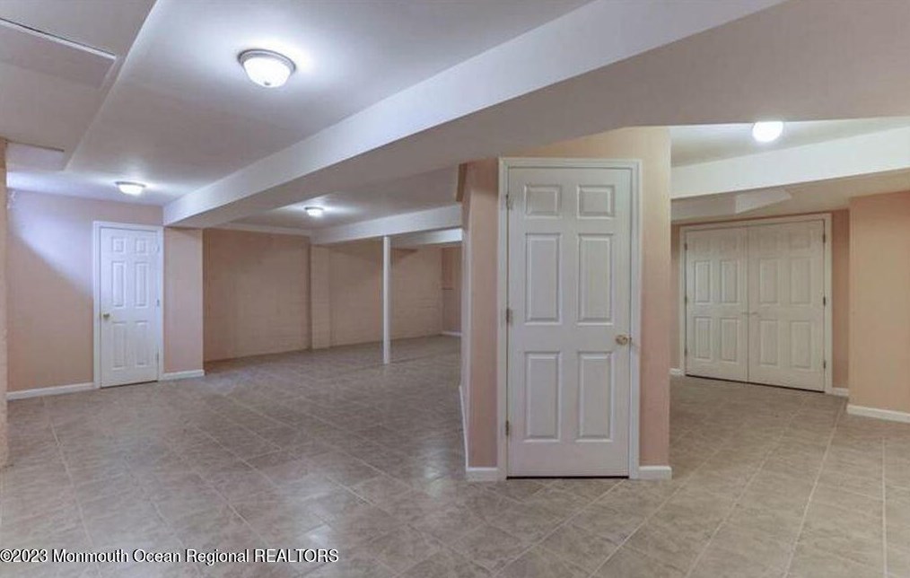15 Deer Run Dr, Millstone Township, NJ 08510-1210