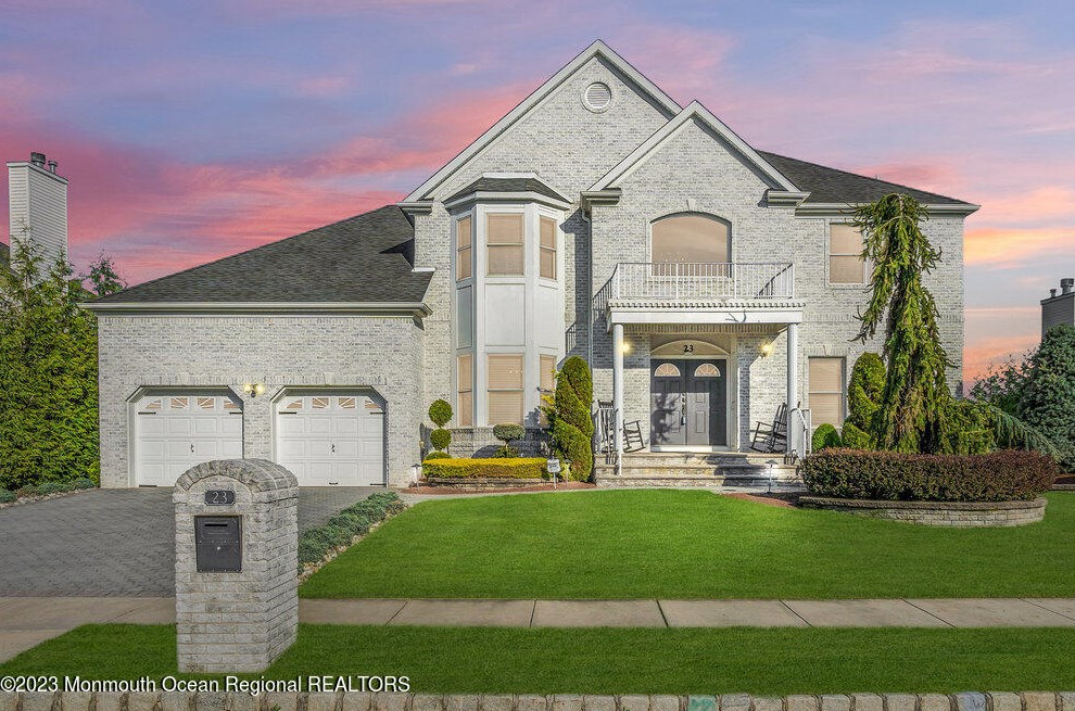 23 Hedgerow Ln, Millstone Township, NJ 07726-7905