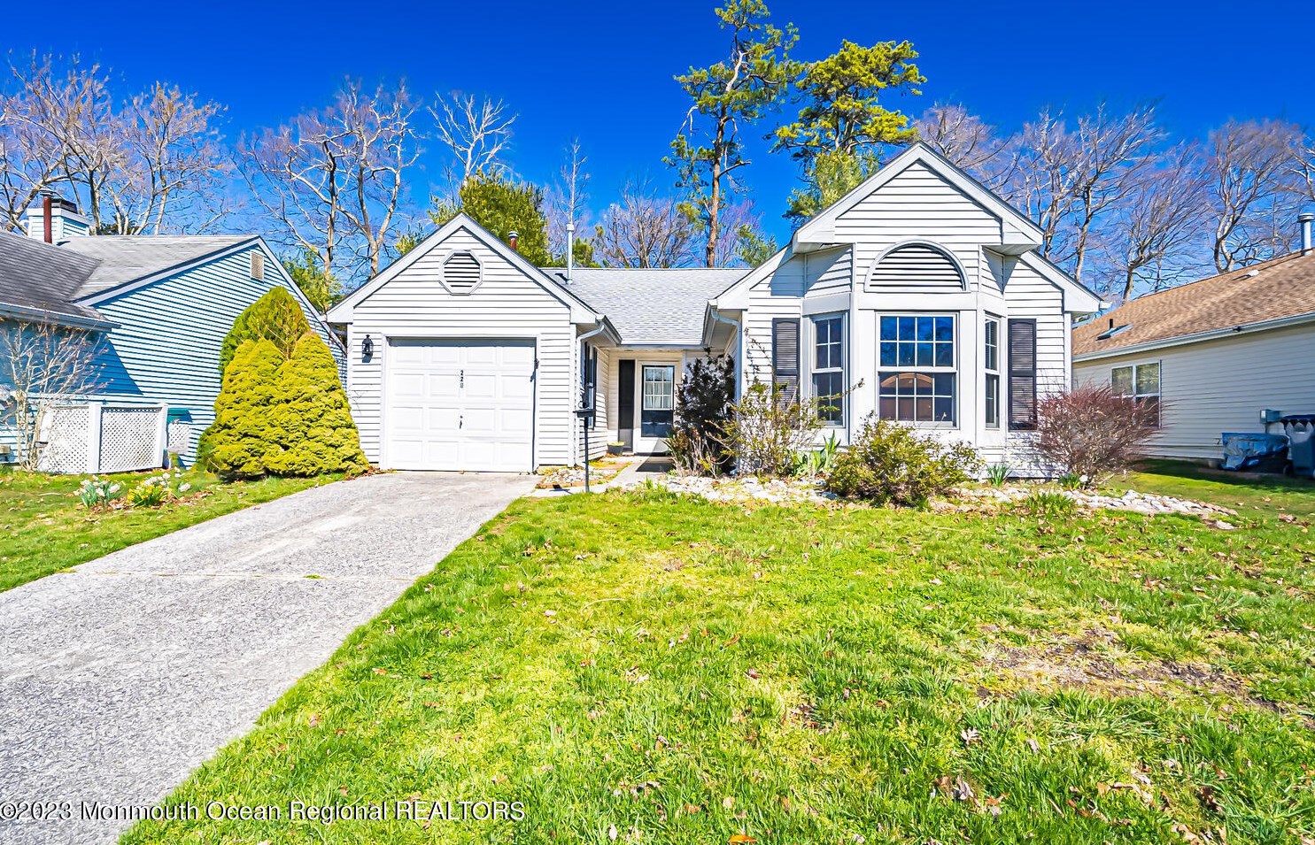 220 Mohican Ln, Tuckerton NJ  08087-1337 exterior