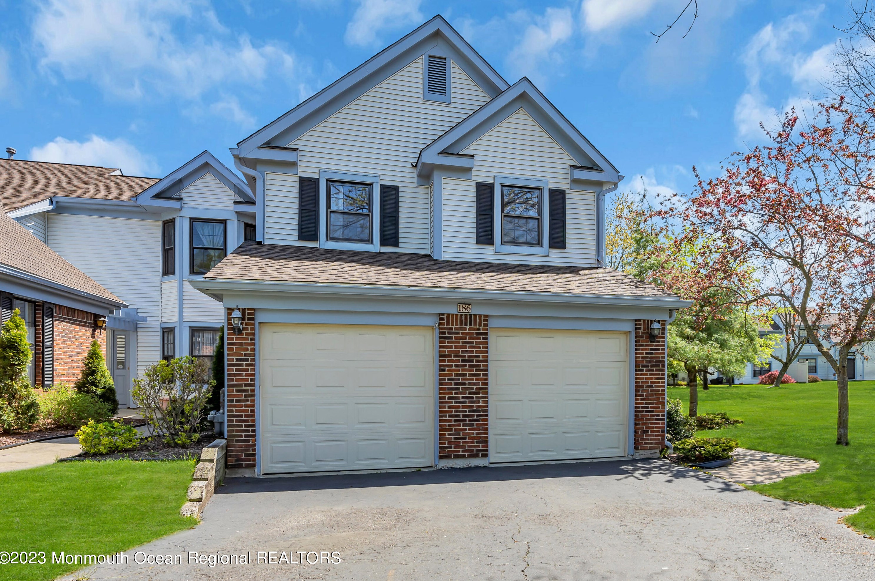 186 Old Orchard Ln #8.04, Tinton Falls, NJ 07712