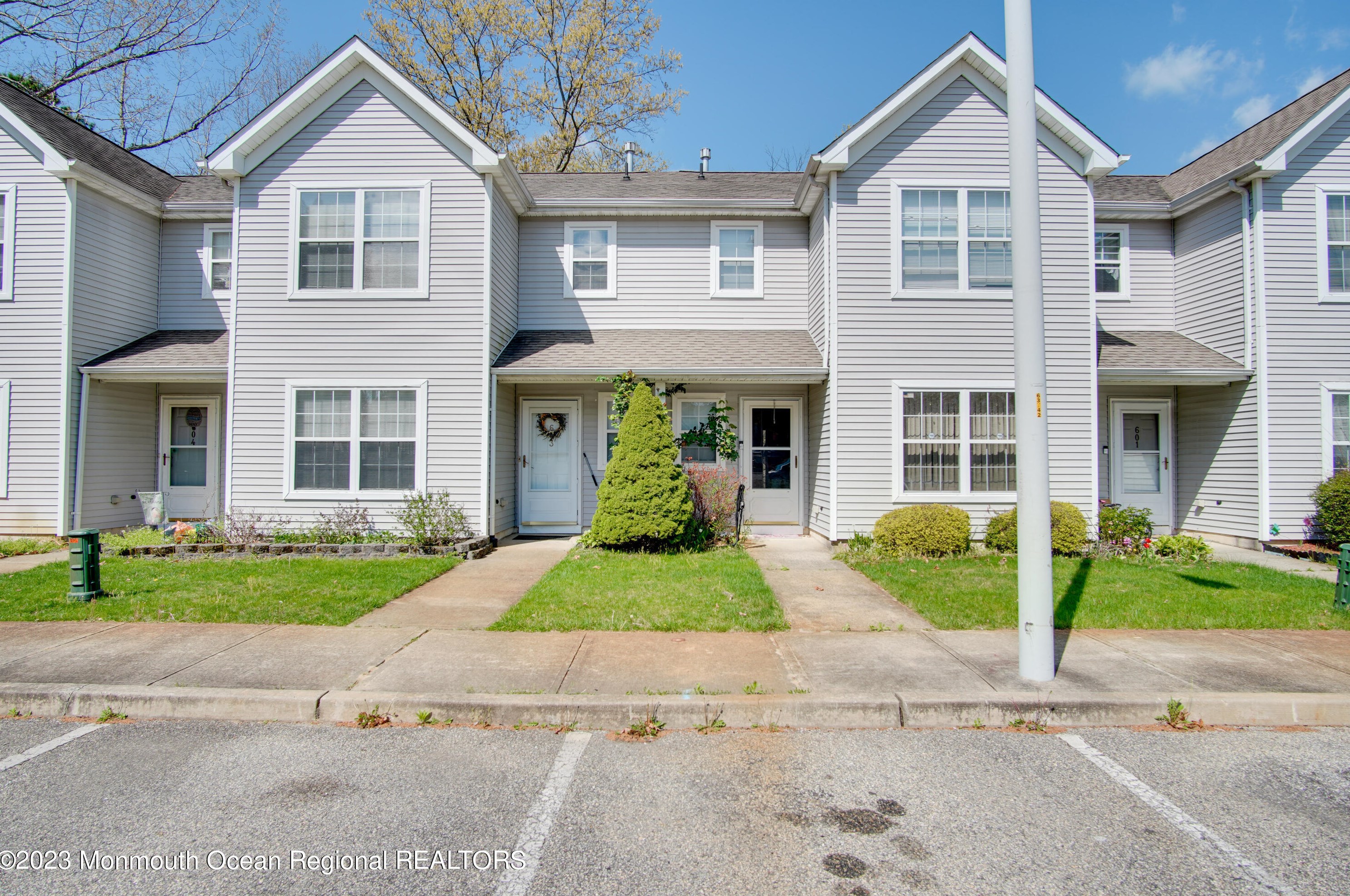 602 Horizon Dr, Toms River, NJ 08755