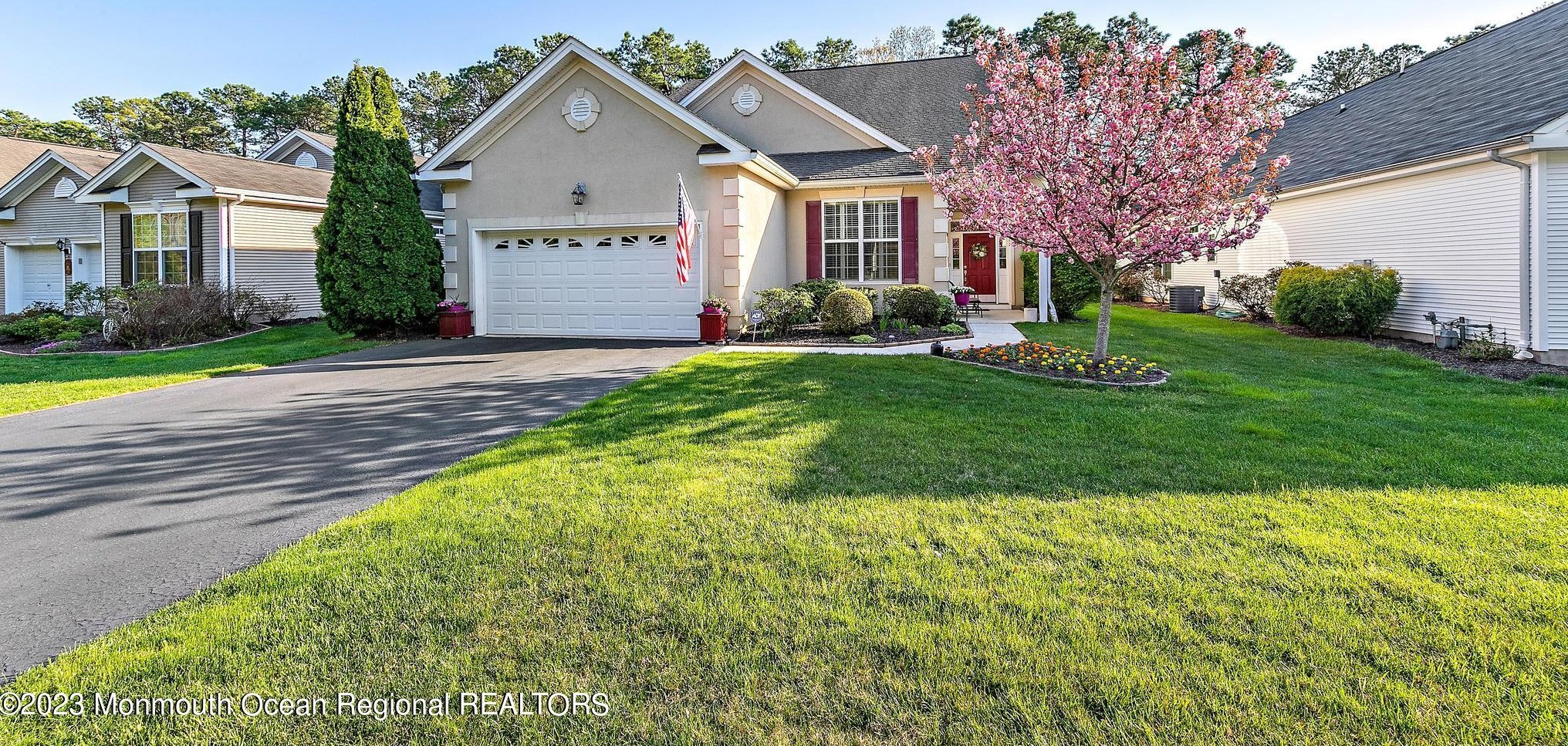 11 Golf View Dr, Tuckerton, NJ 08087-4219