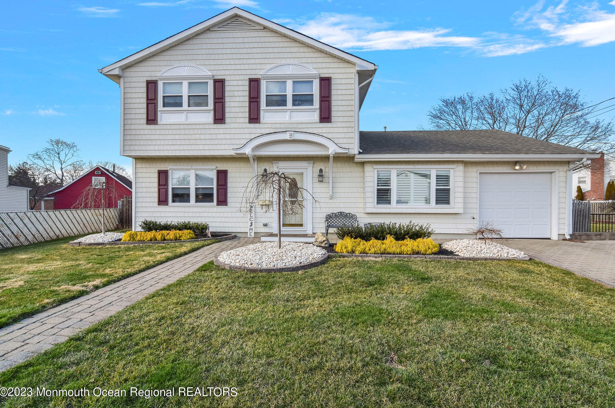 16 Galway Dr, Hazlet, NJ 07730