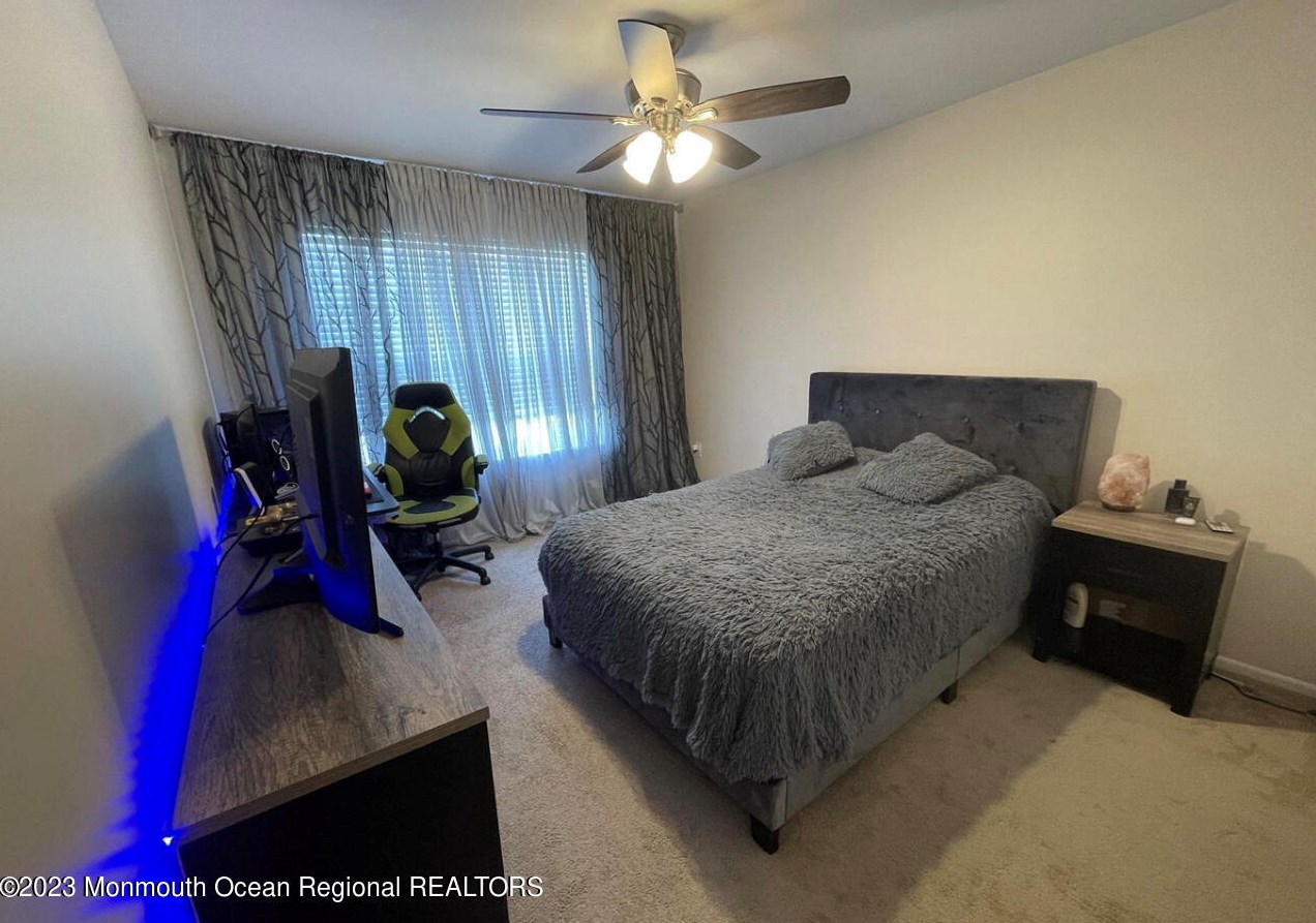 16 William Dr, Wall Township NJ  07731-8833 exterior