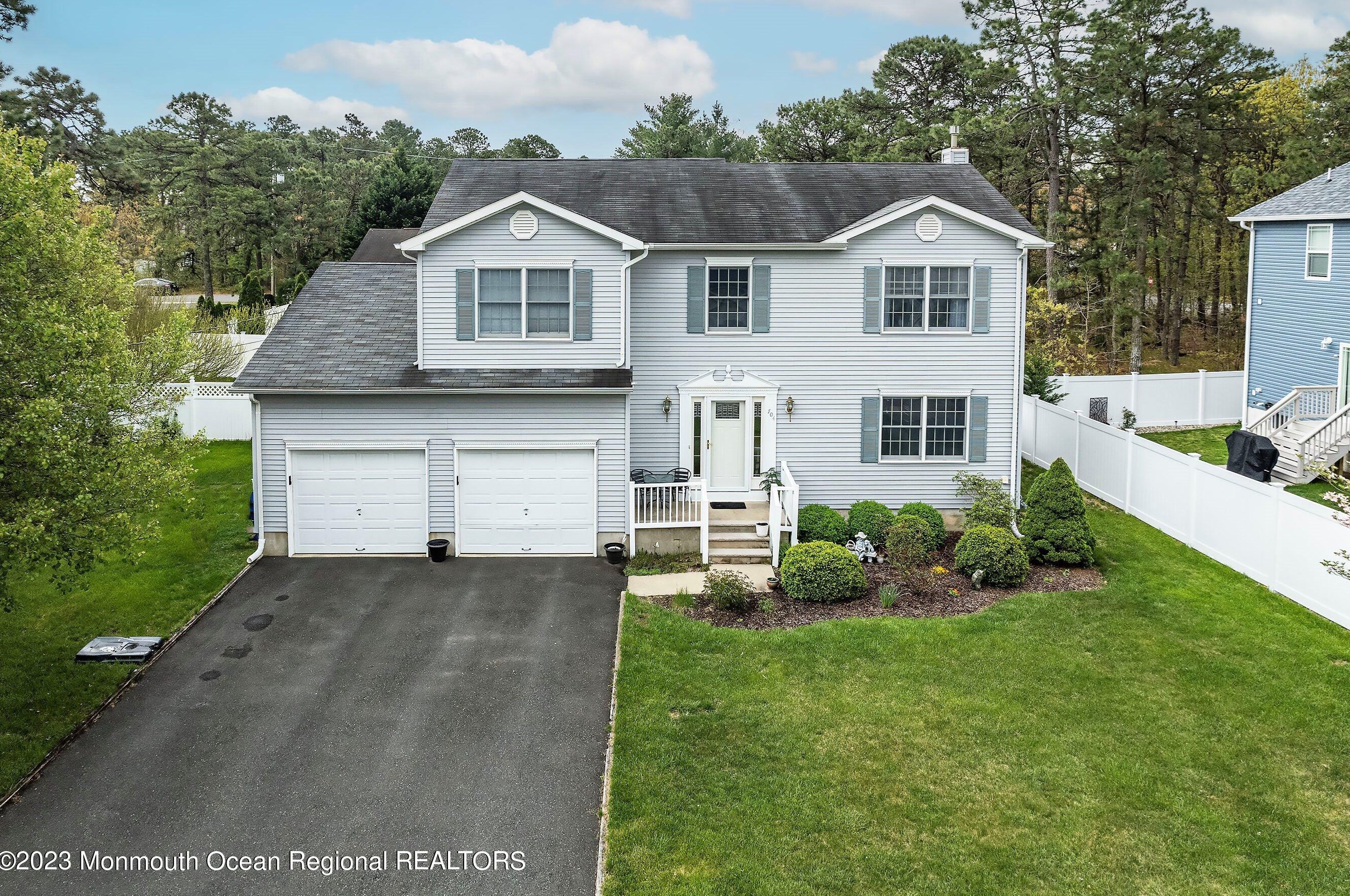 704 Montgomery Ave, Toms River, NJ 08757