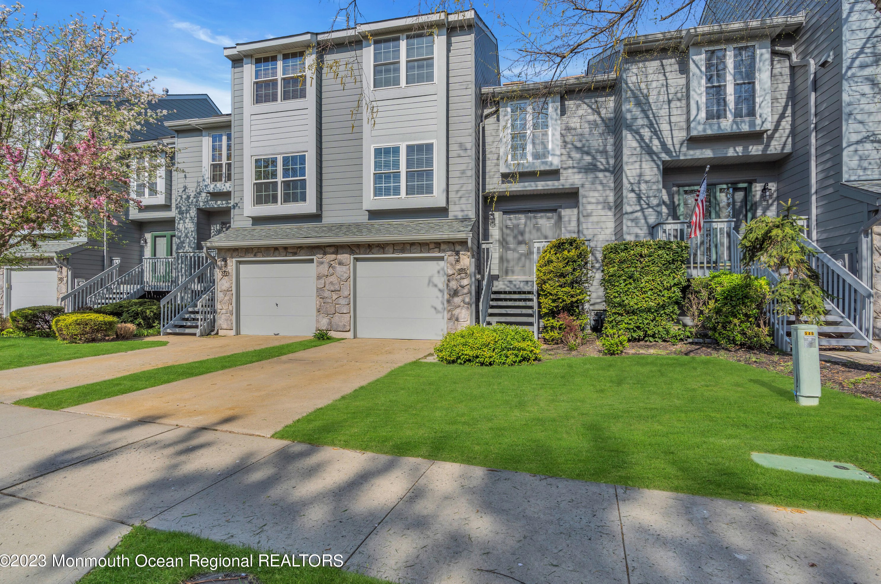 325 Sea Spray Ln, Wall Township, NJ 07753