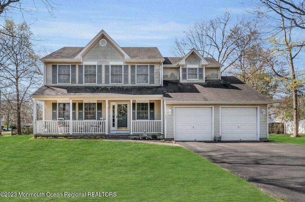 211 Torpedo Rd, Cedar Bonnet Island, NJ 08050