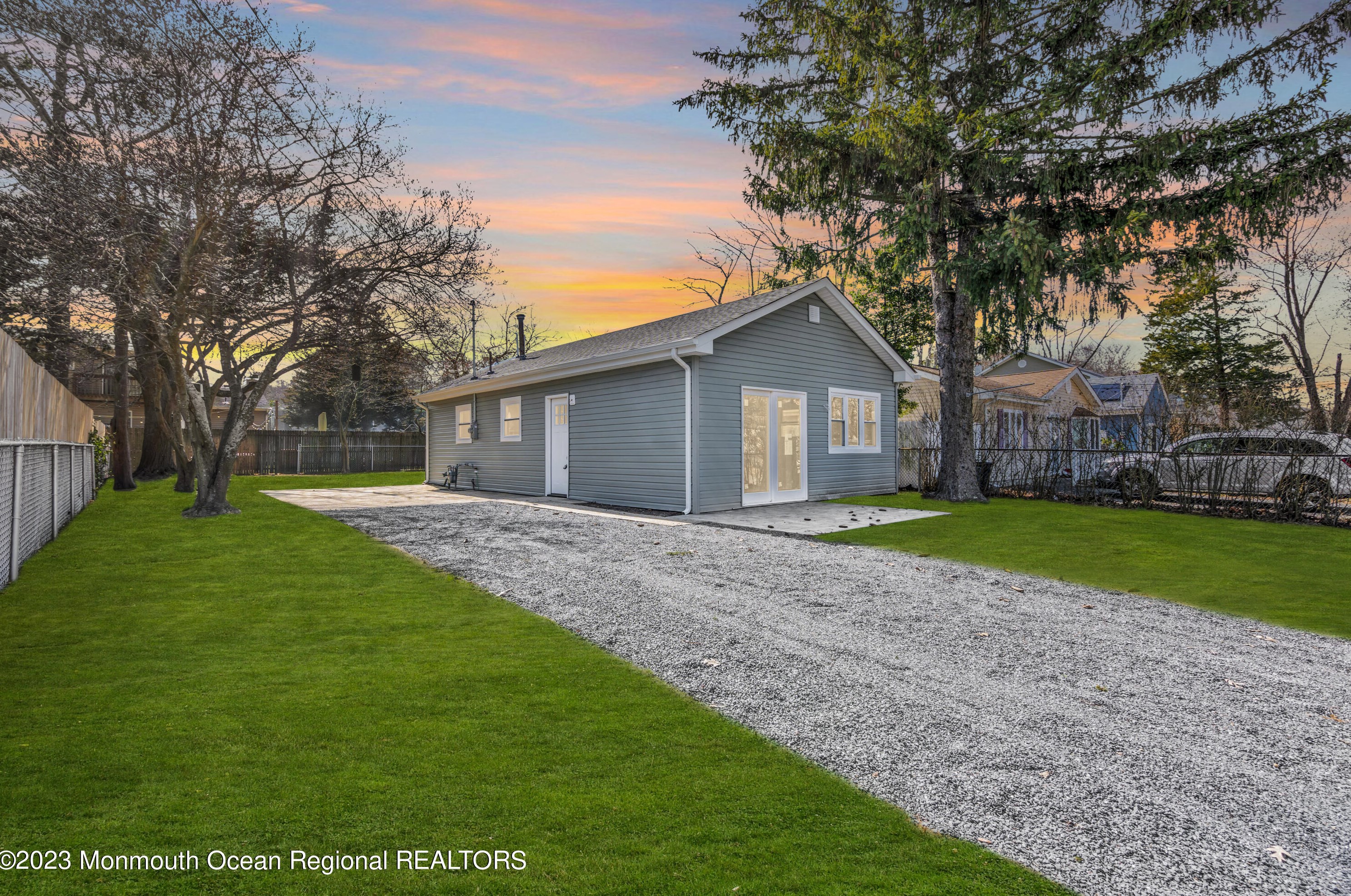 407 Hemlock Dr, Lacey Township, NJ 08734
