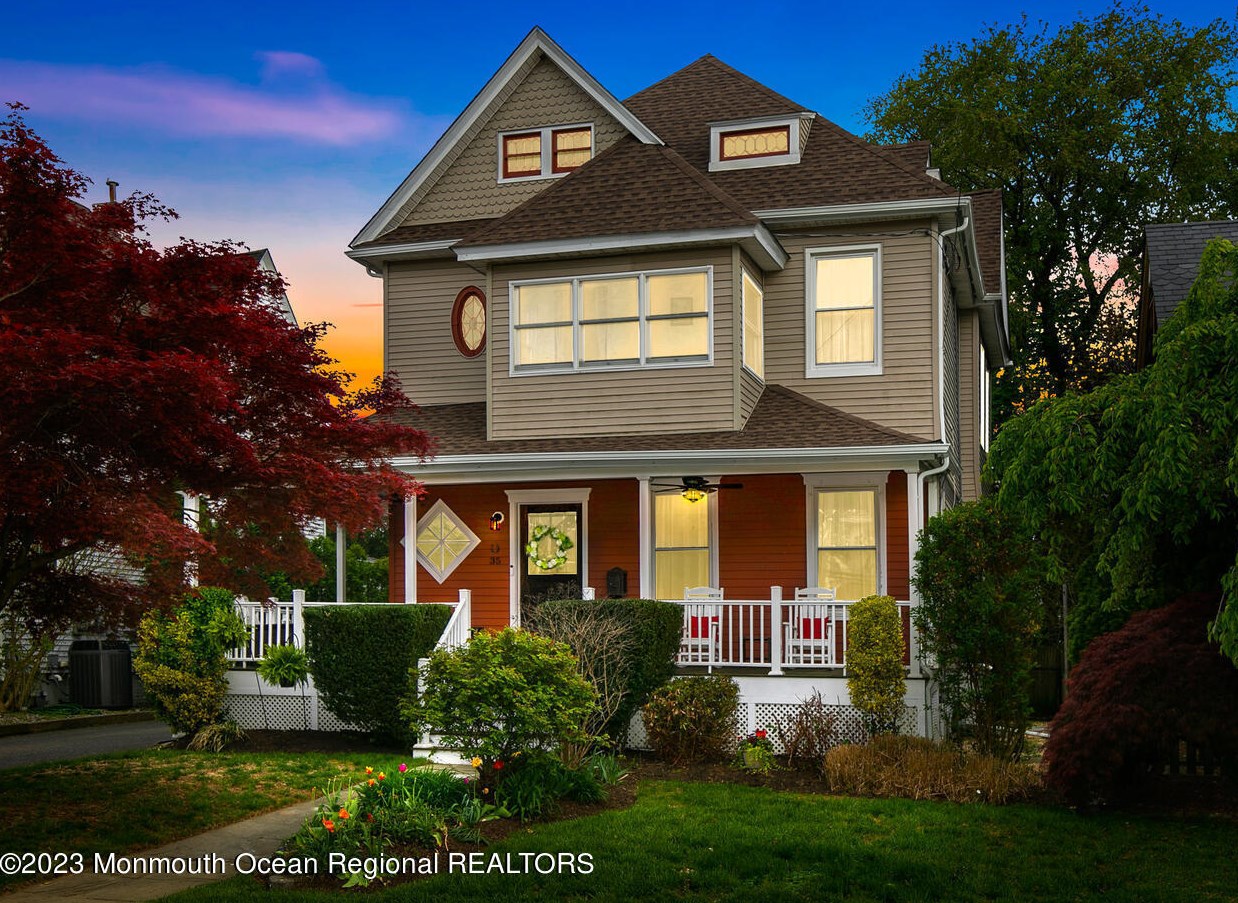 35 Leroy Pl, Tinton Falls, NJ 07701