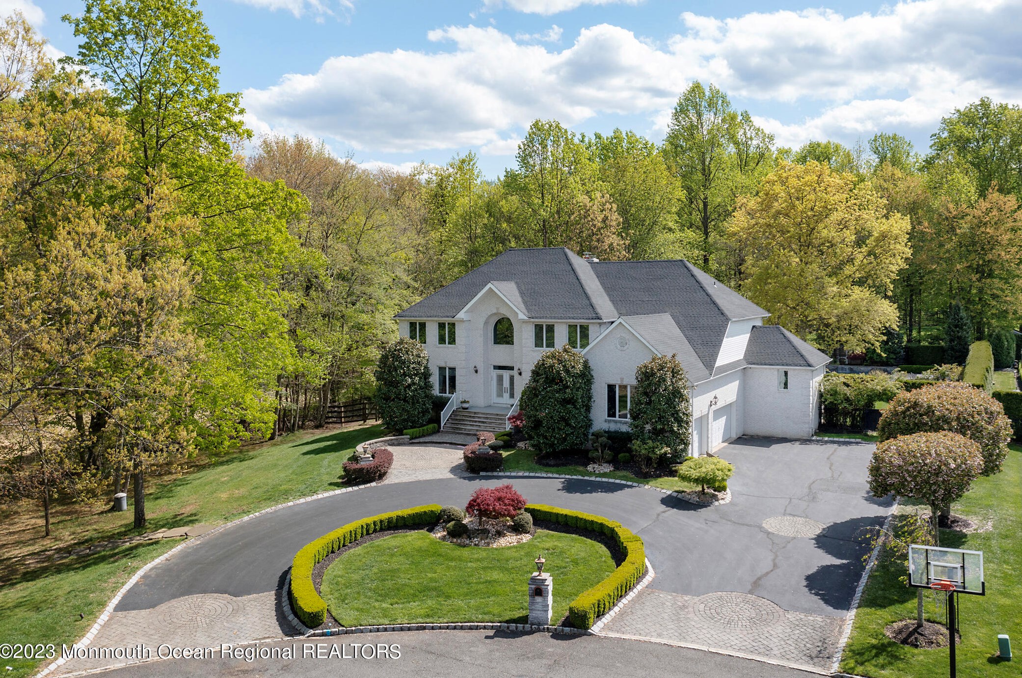 324 Sinclair Ct, Morganville, NJ 07751