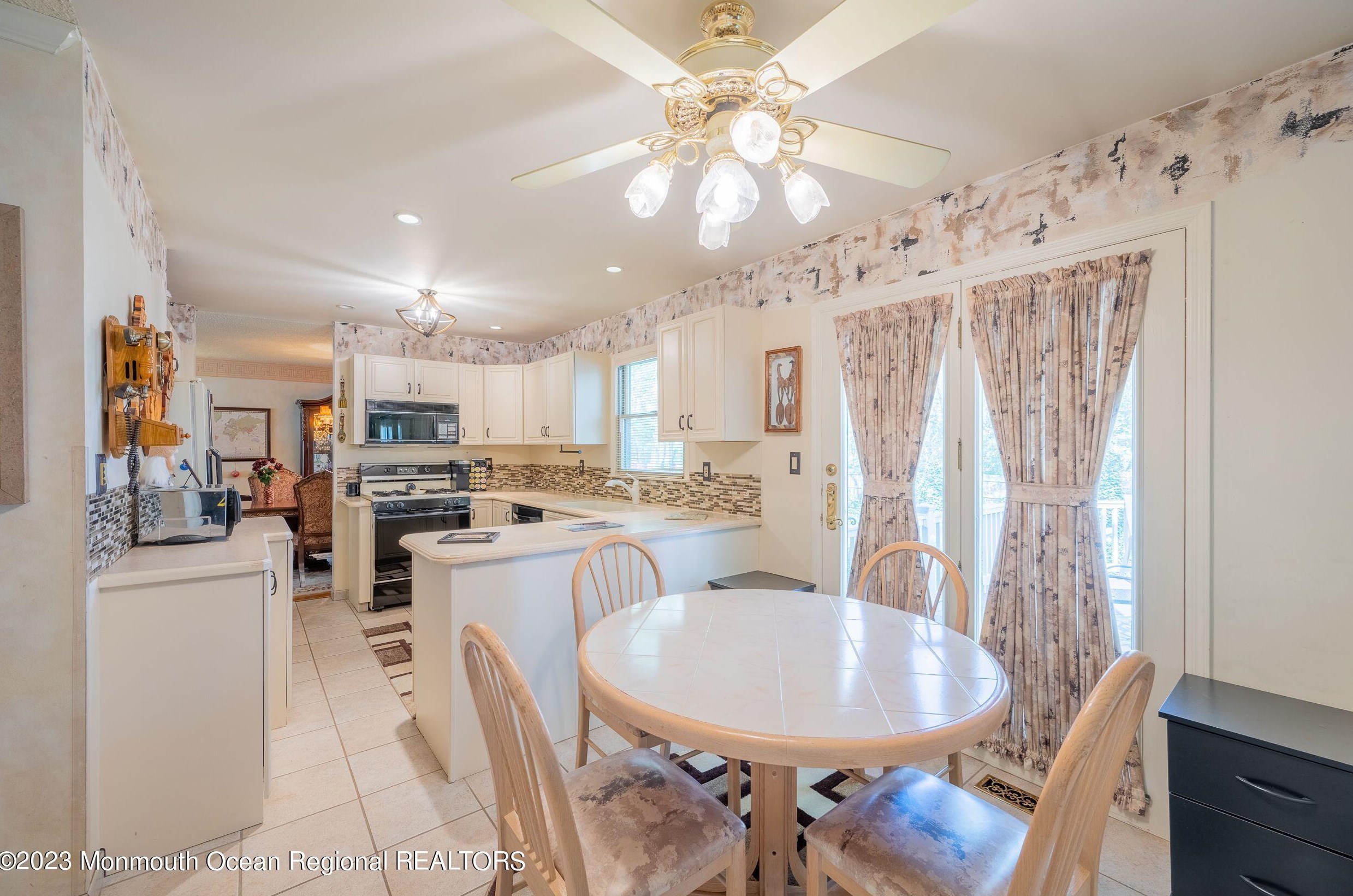 27 Oakland Rd, Old Bridge, NJ 08857