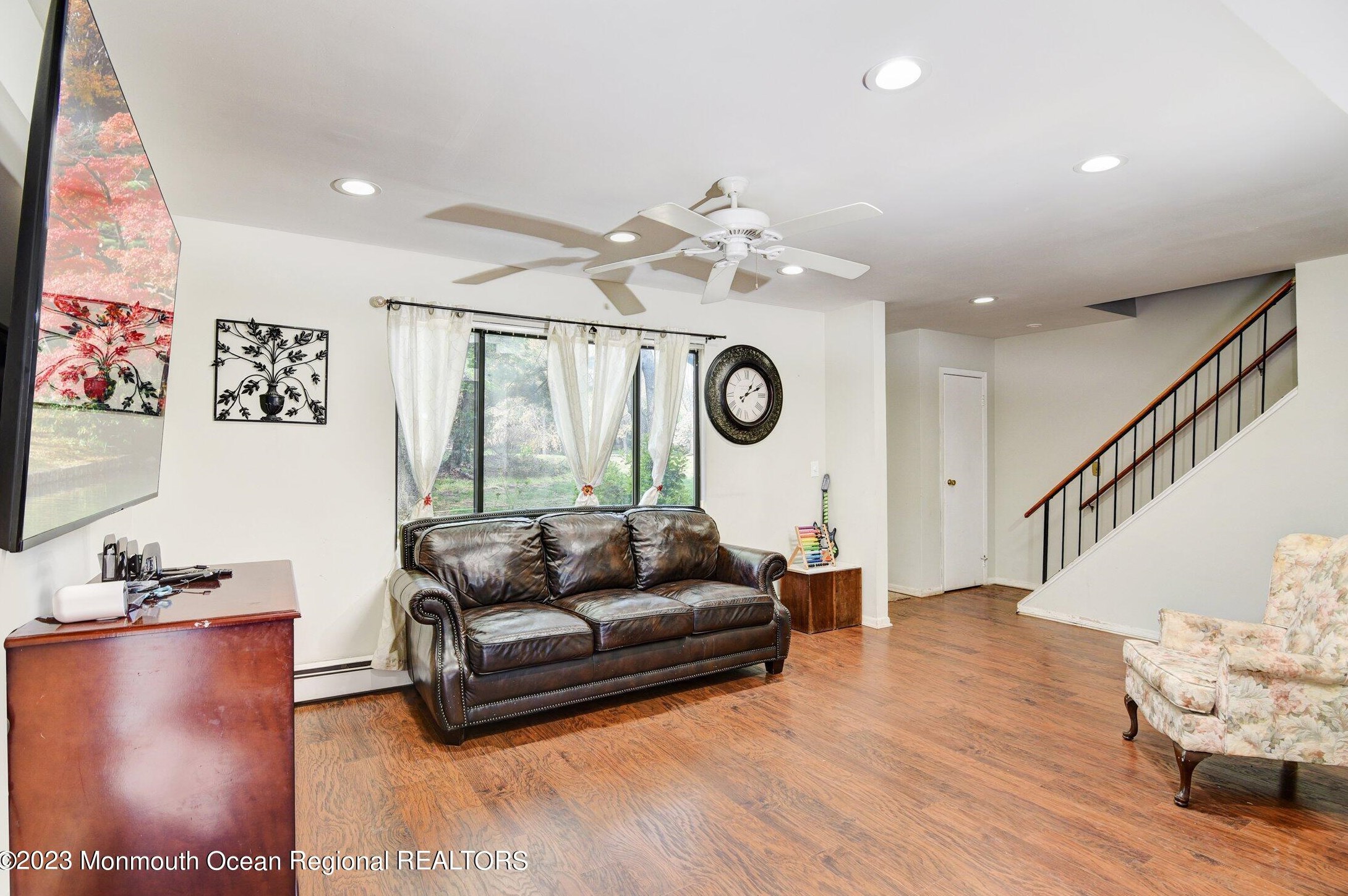 19 Sudbury Ct, East Brunswick, NJ 08816