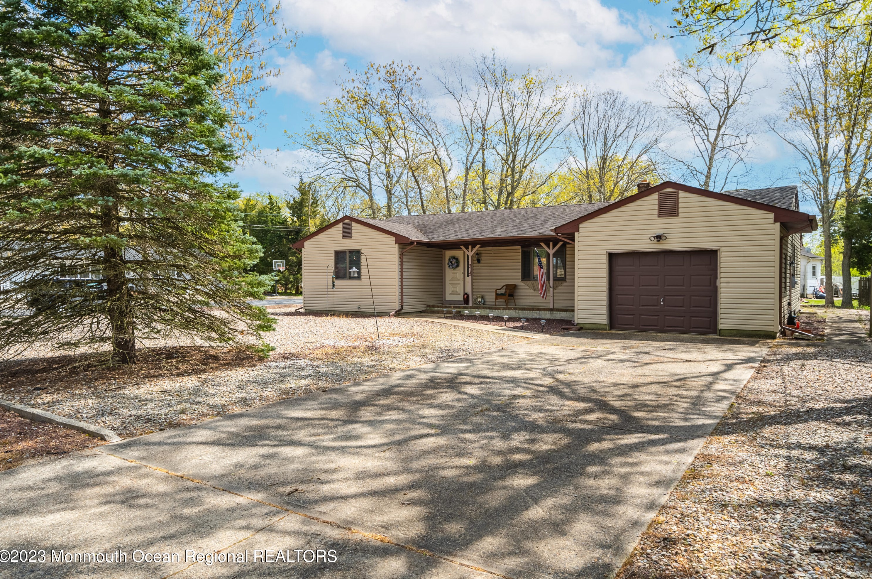 215 Nautilus Blvd, Lacey, NJ 08731