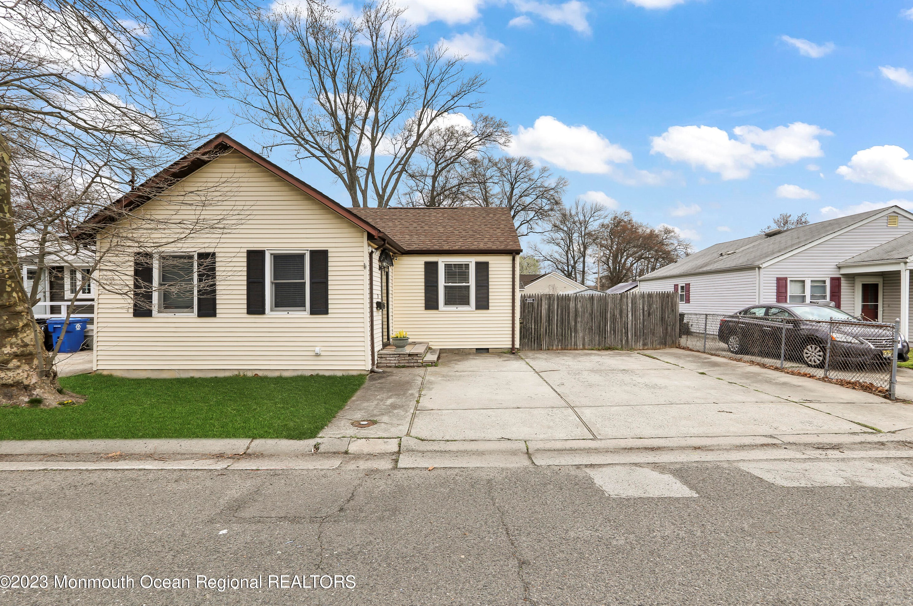 19 Neptune Pl, Middletown, NJ 07748
