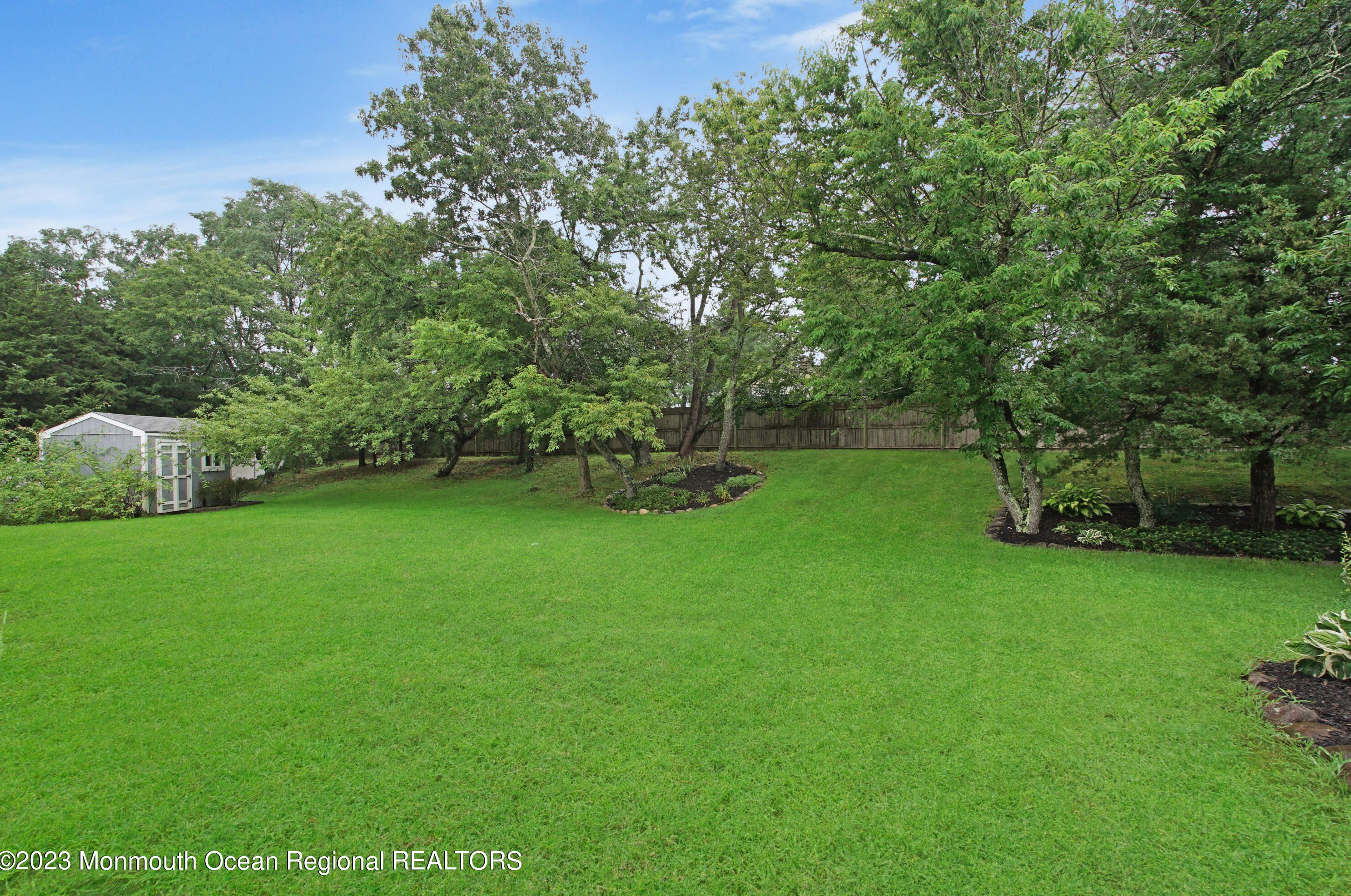 1243 Eagle Ct, Toms River NJ  08755-2207 exterior