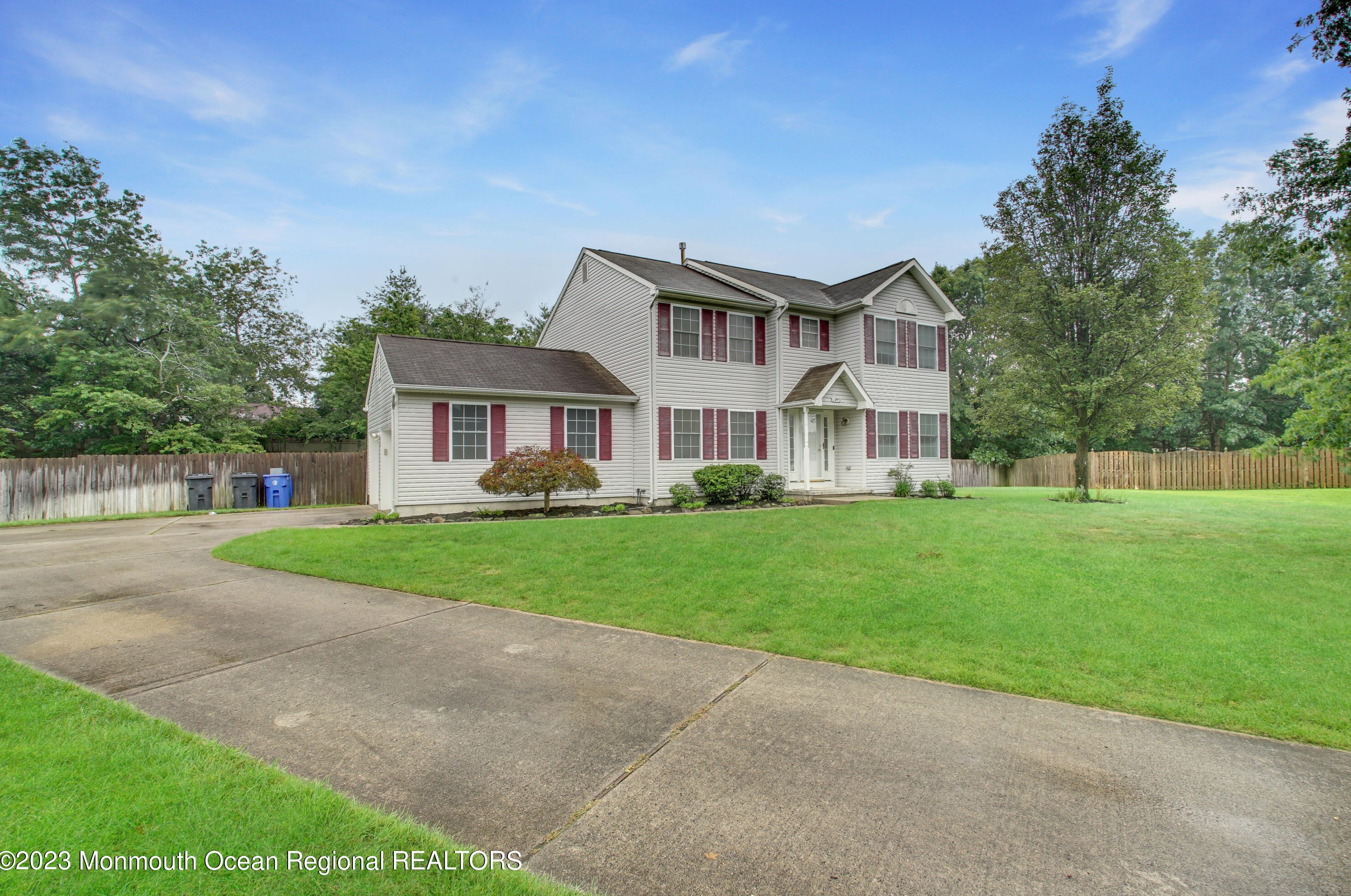 1243 Eagle Ct, Toms River NJ  08755-2207 exterior