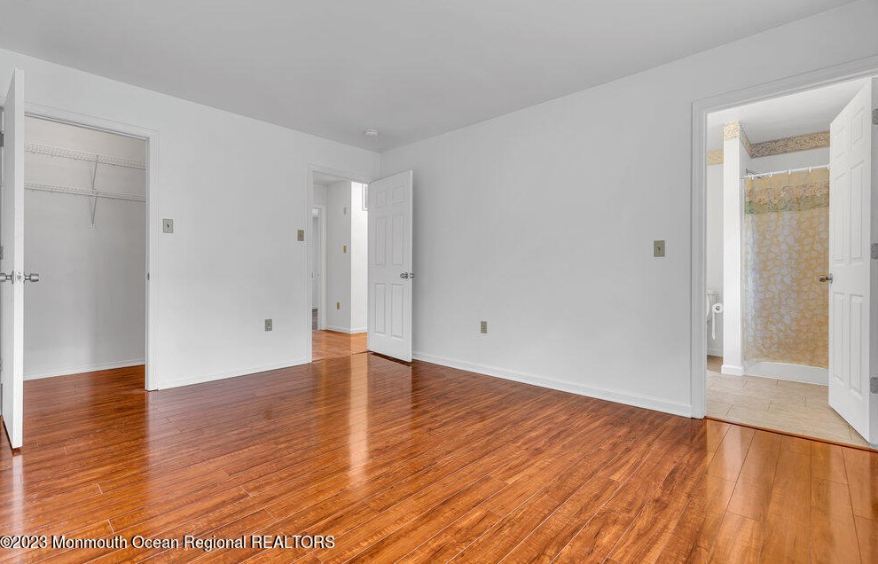 18 Laurel Ln, Tuckerton NJ  08087-9638 exterior