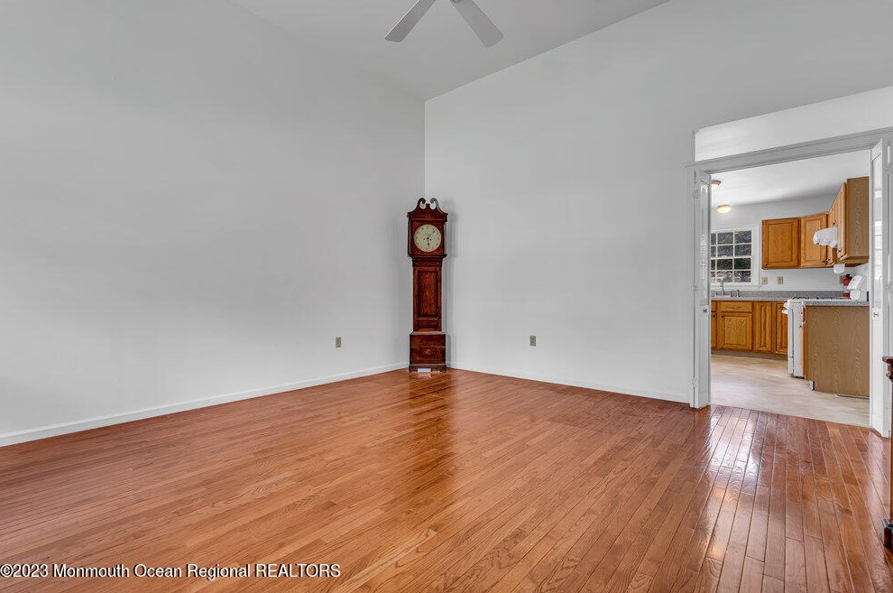 18 Laurel Ln, Tuckerton NJ  08087-9638 exterior