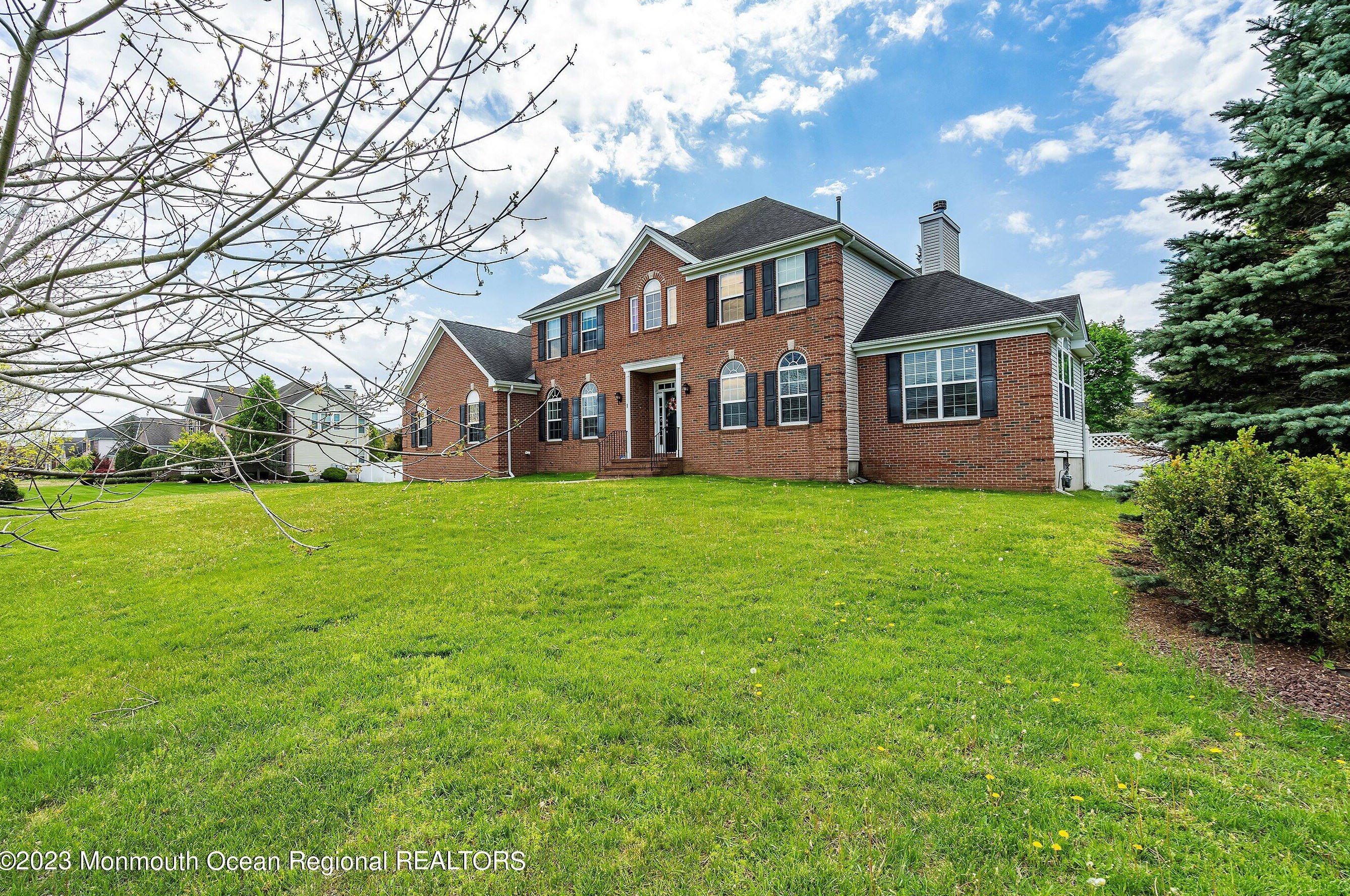 1 Bridle Ct, Jackson Twp, NJ 08527